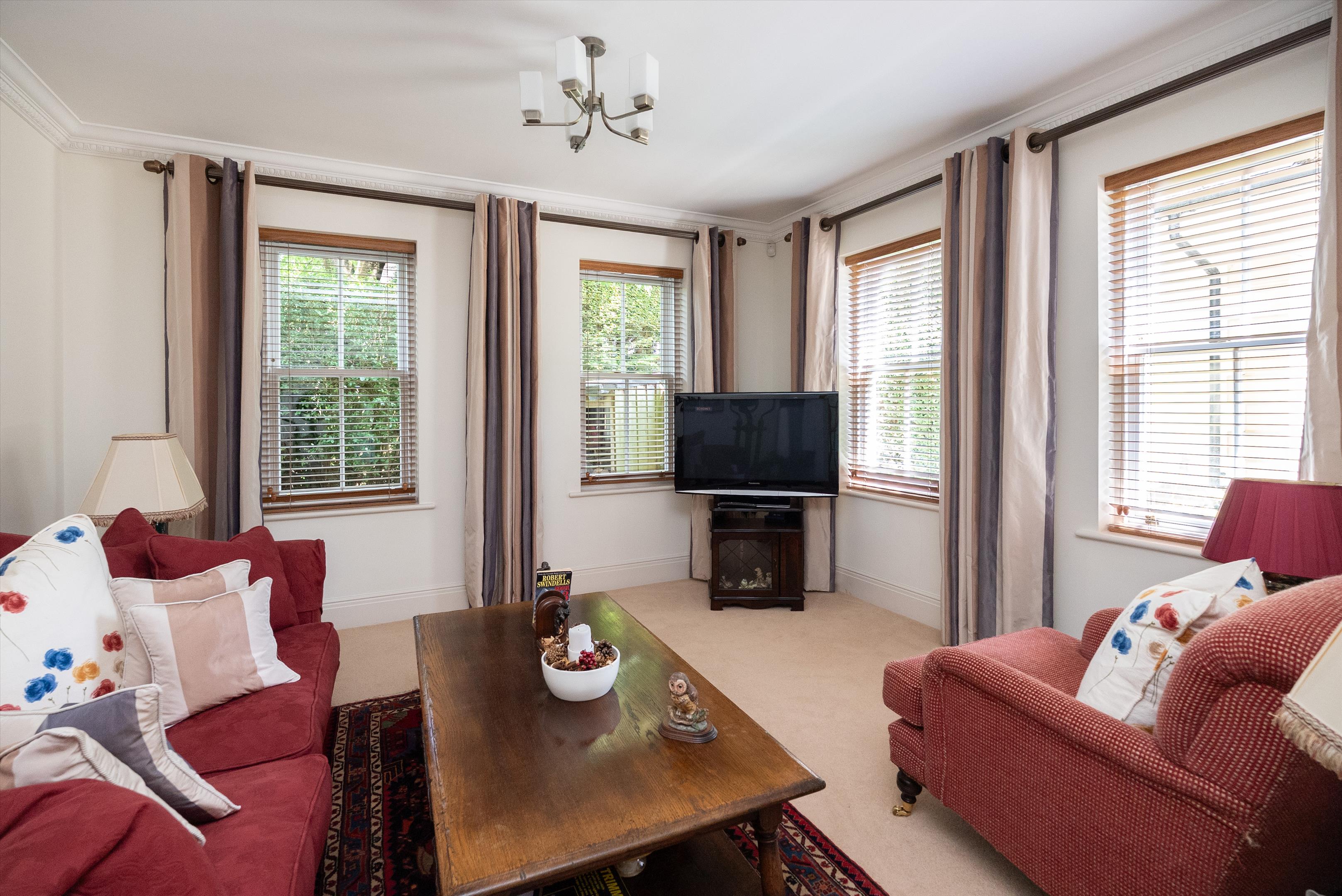 Fairoak Lane, Oxshott, Leatherhead, Surrey, KT22