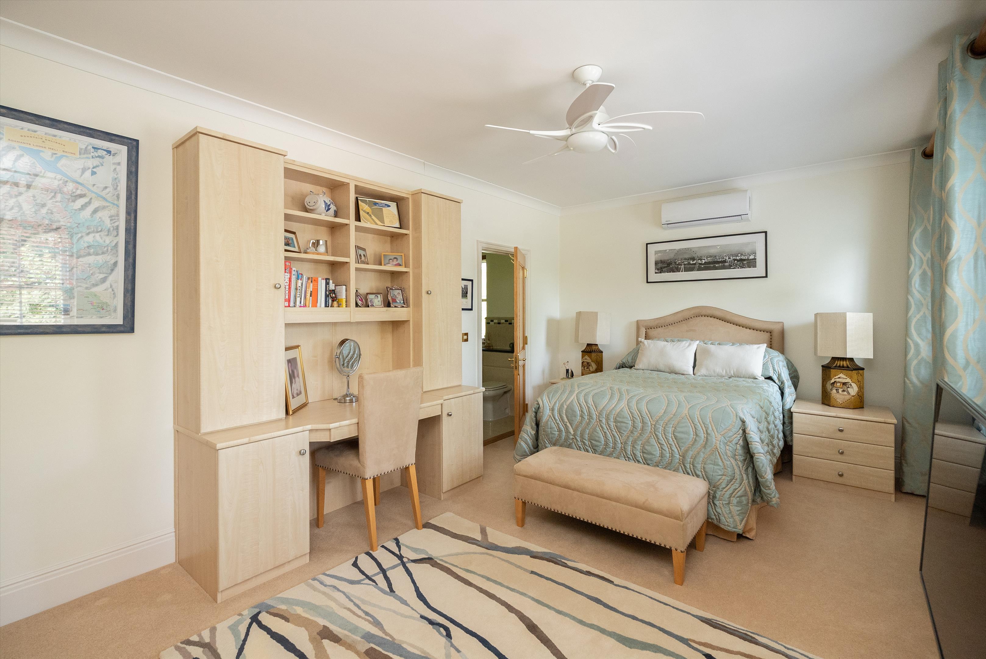Fairoak Lane, Oxshott, Leatherhead, Surrey, KT22