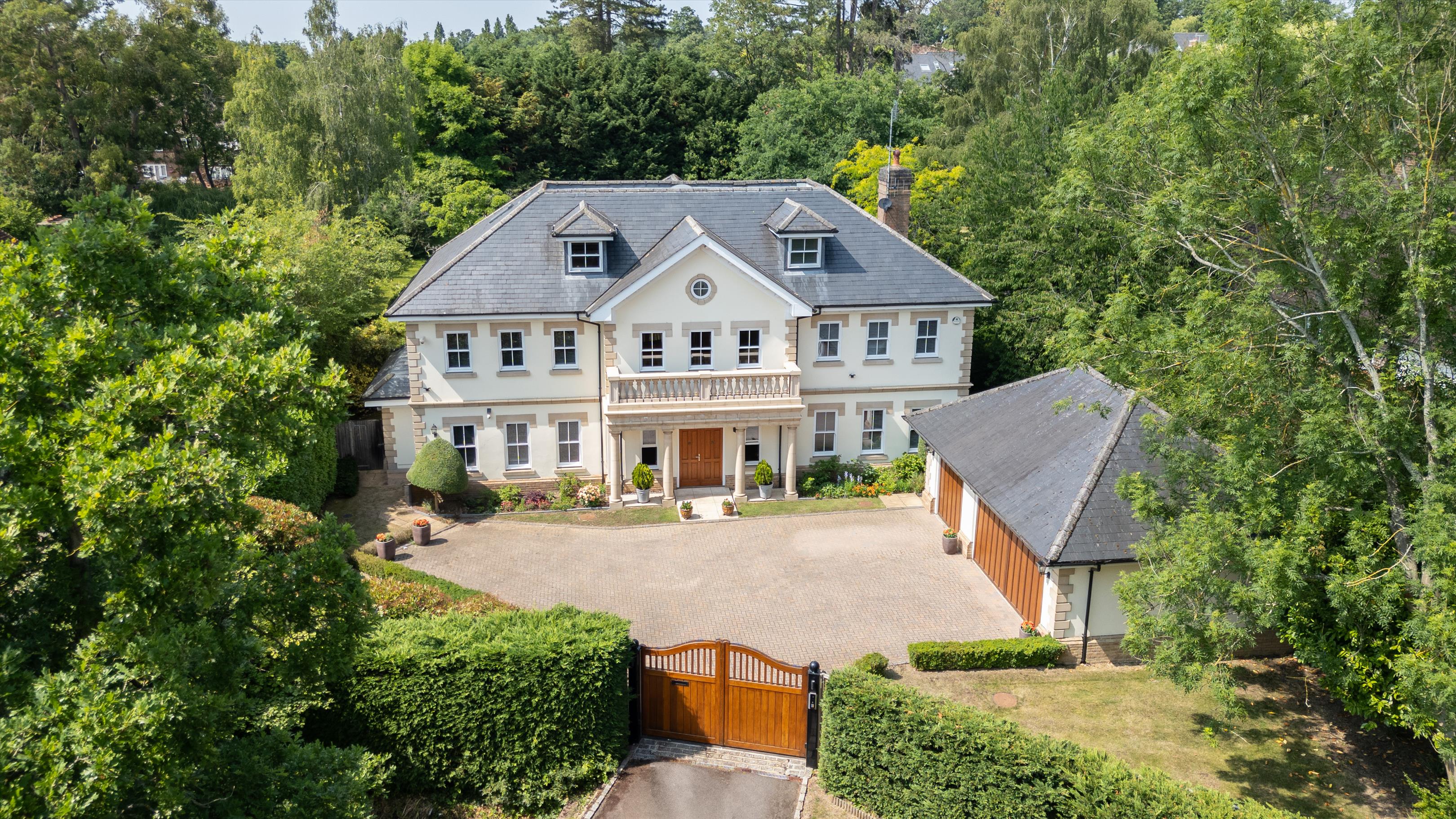 Fairoak Lane, Oxshott, Leatherhead, Surrey, KT22