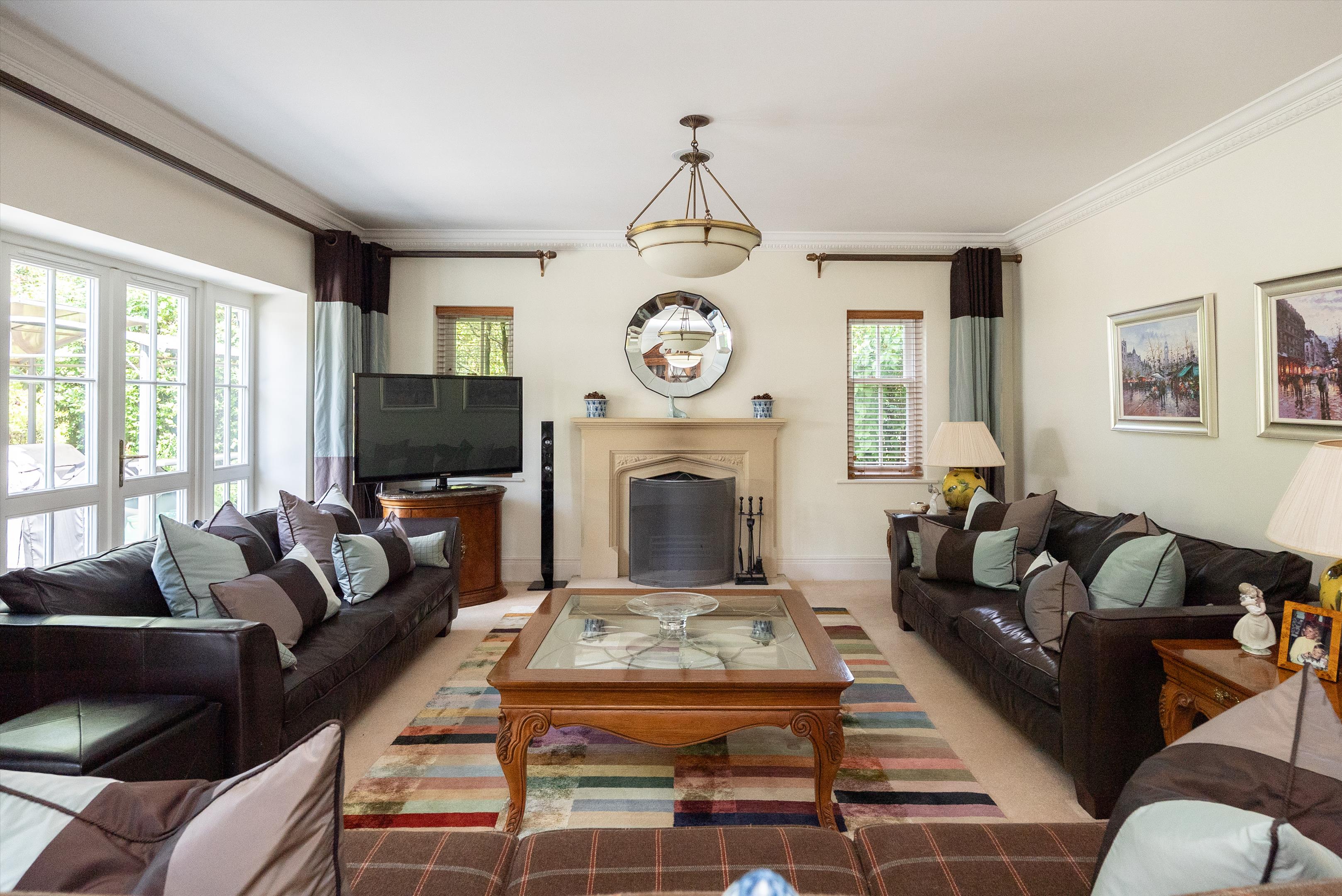 Fairoak Lane, Oxshott, Leatherhead, Surrey, KT22