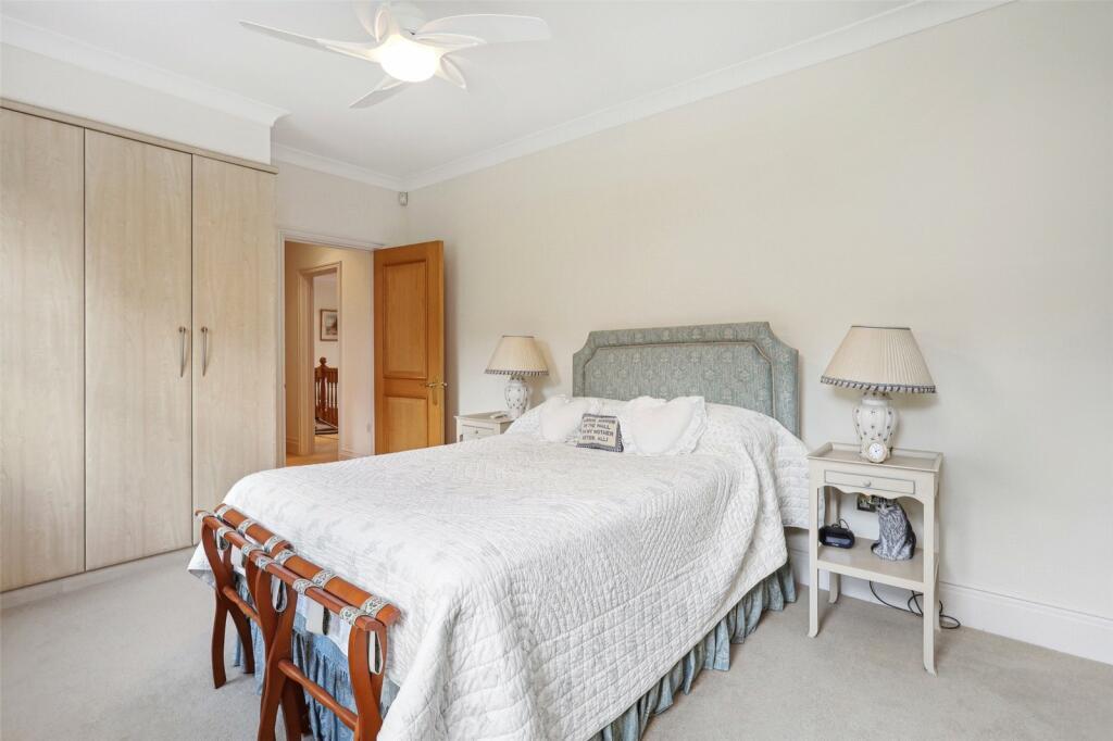 Fairoak Lane, Oxshott, Leatherhead, Surrey, KT22