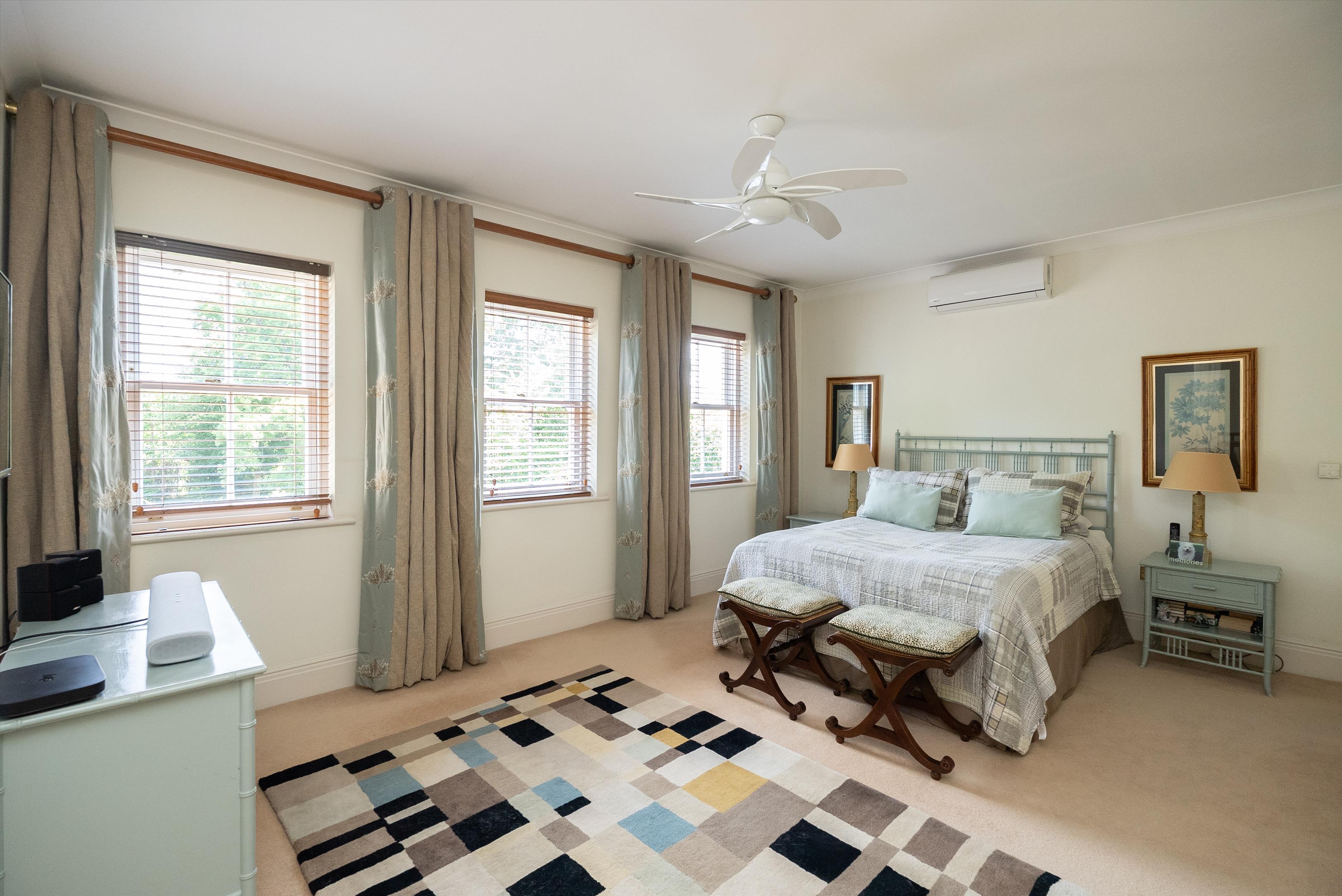 Fairoak Lane, Oxshott, Leatherhead, Surrey, KT22
