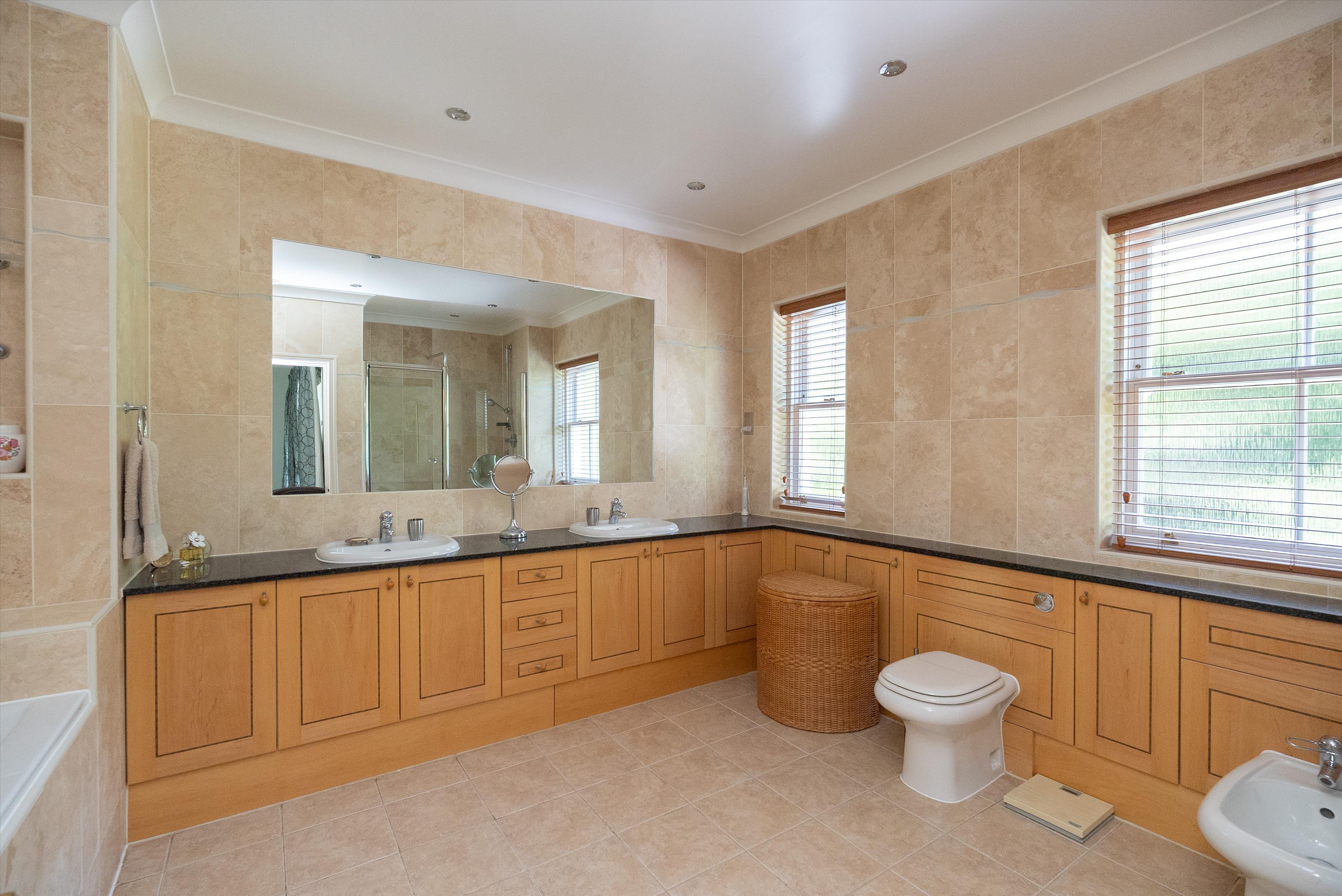 Fairoak Lane, Oxshott, Leatherhead, Surrey, KT22