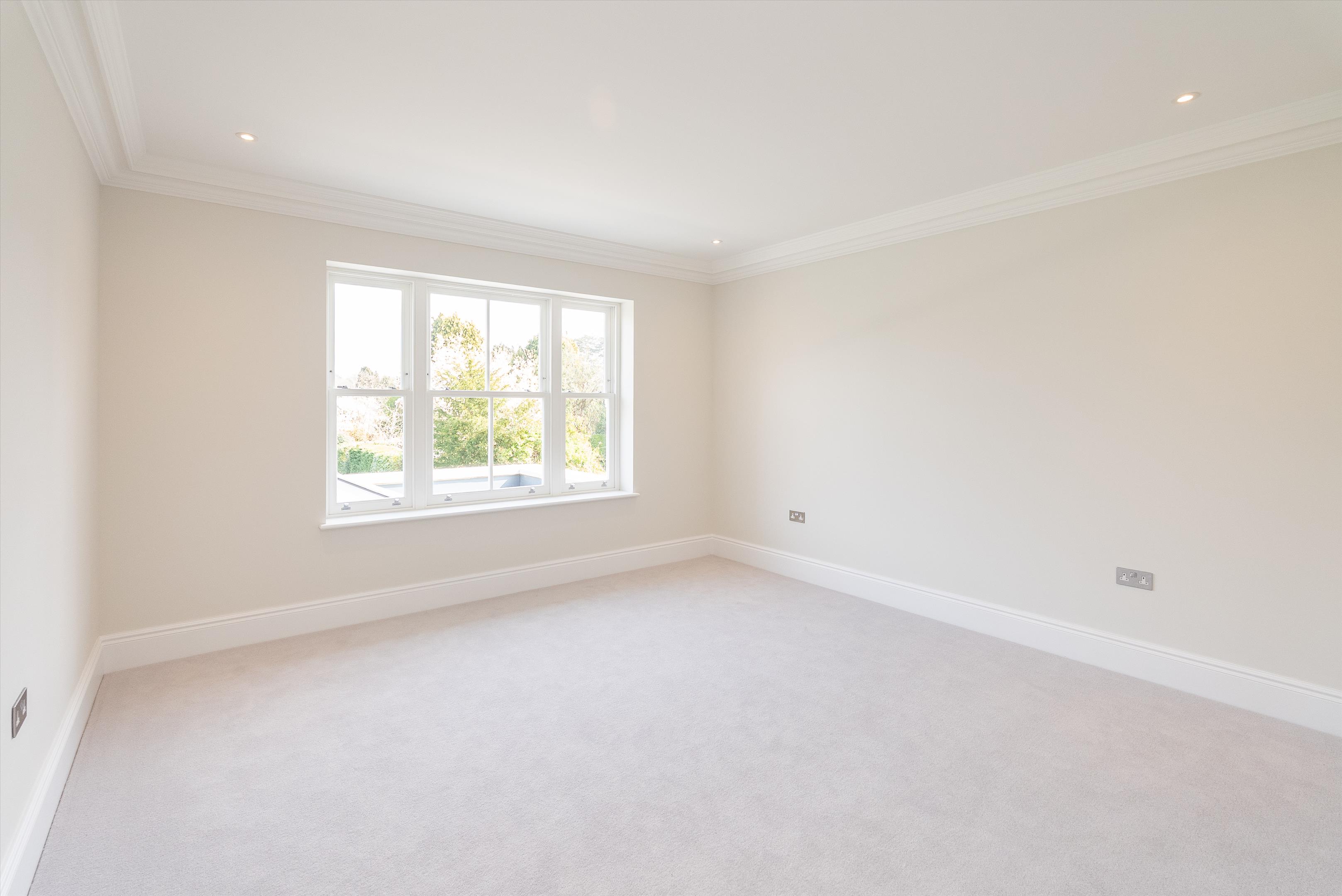 Heath Ridge Green, Cobham, Surrey KT11