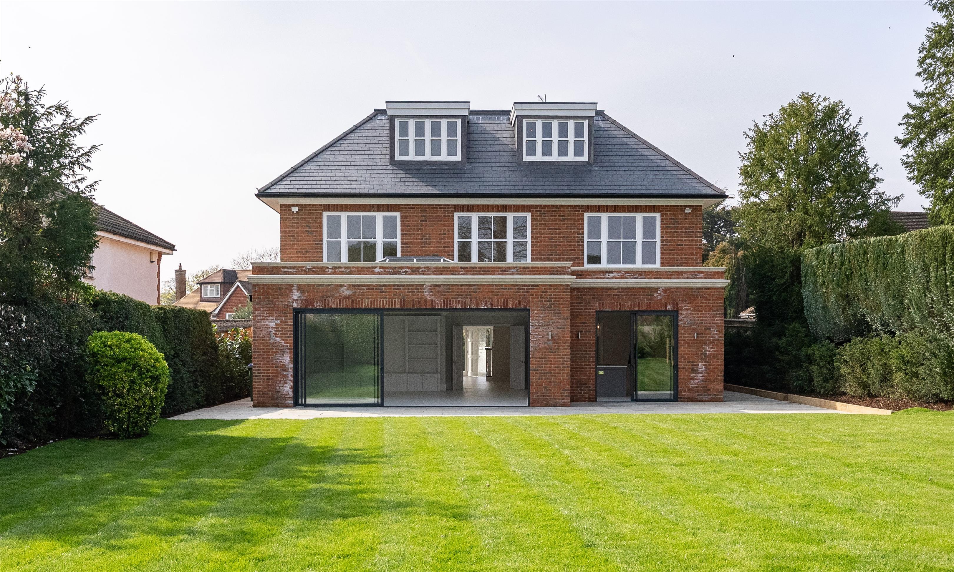 Heath Ridge Green, Cobham, Surrey KT11