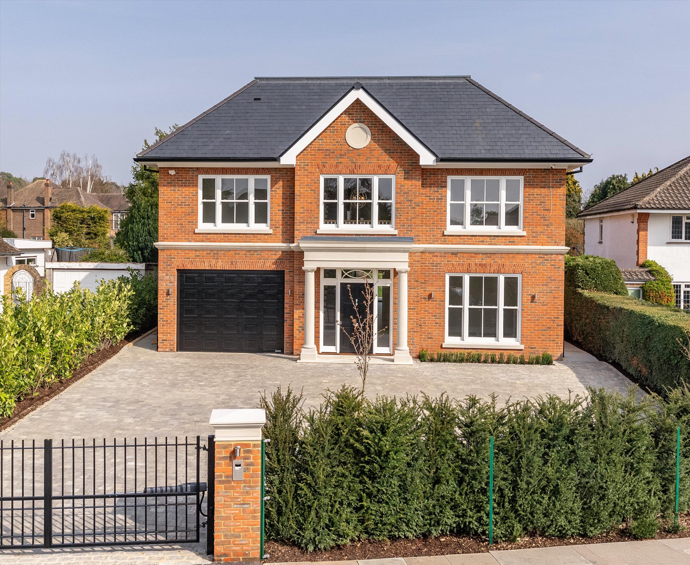 Heath Ridge Green, Cobham, Surrey KT11
