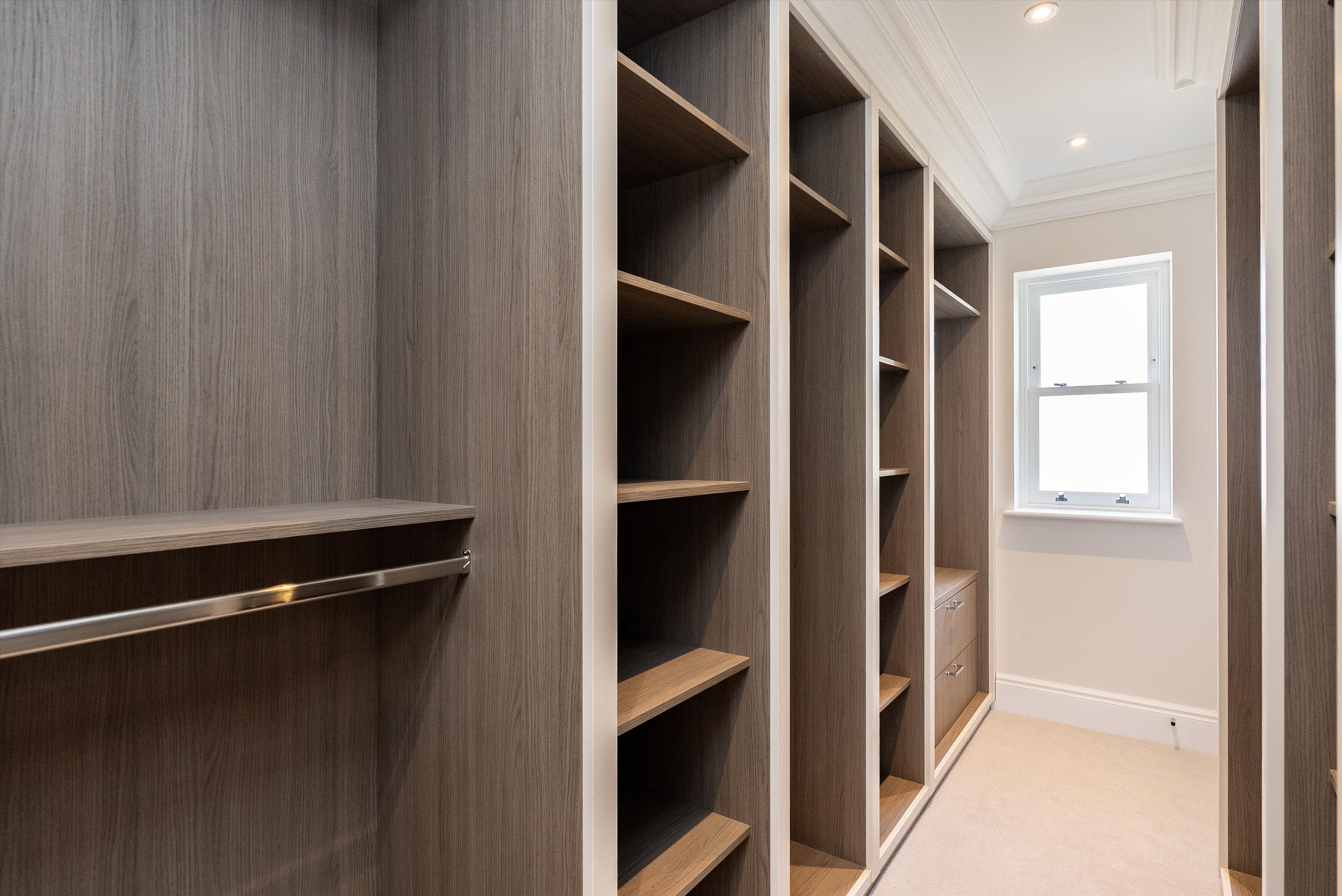 Heath Ridge Green, Cobham, Surrey KT11