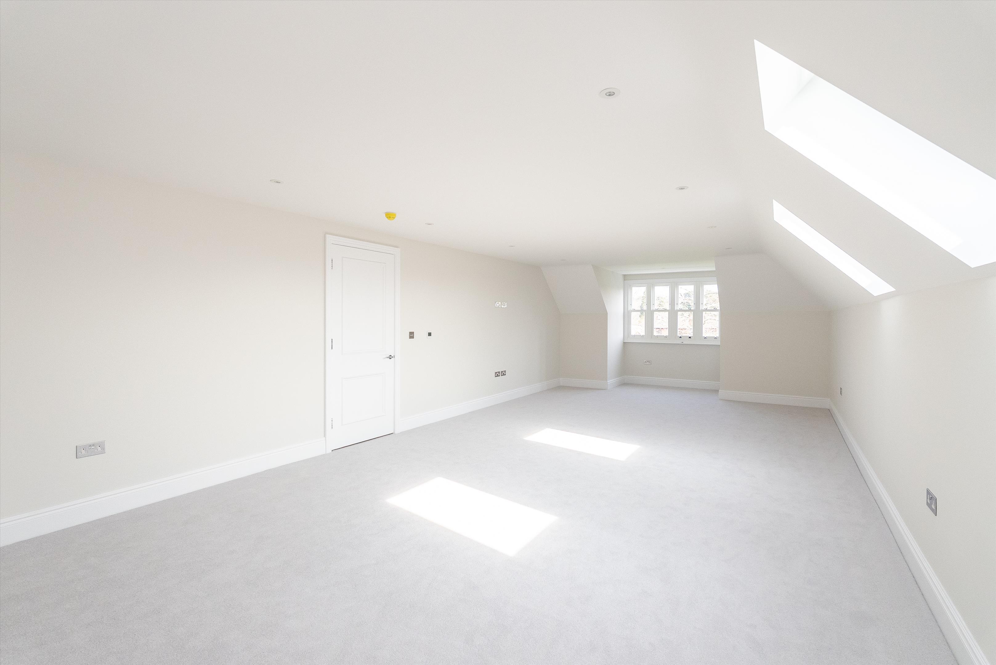 Heath Ridge Green, Cobham, Surrey KT11