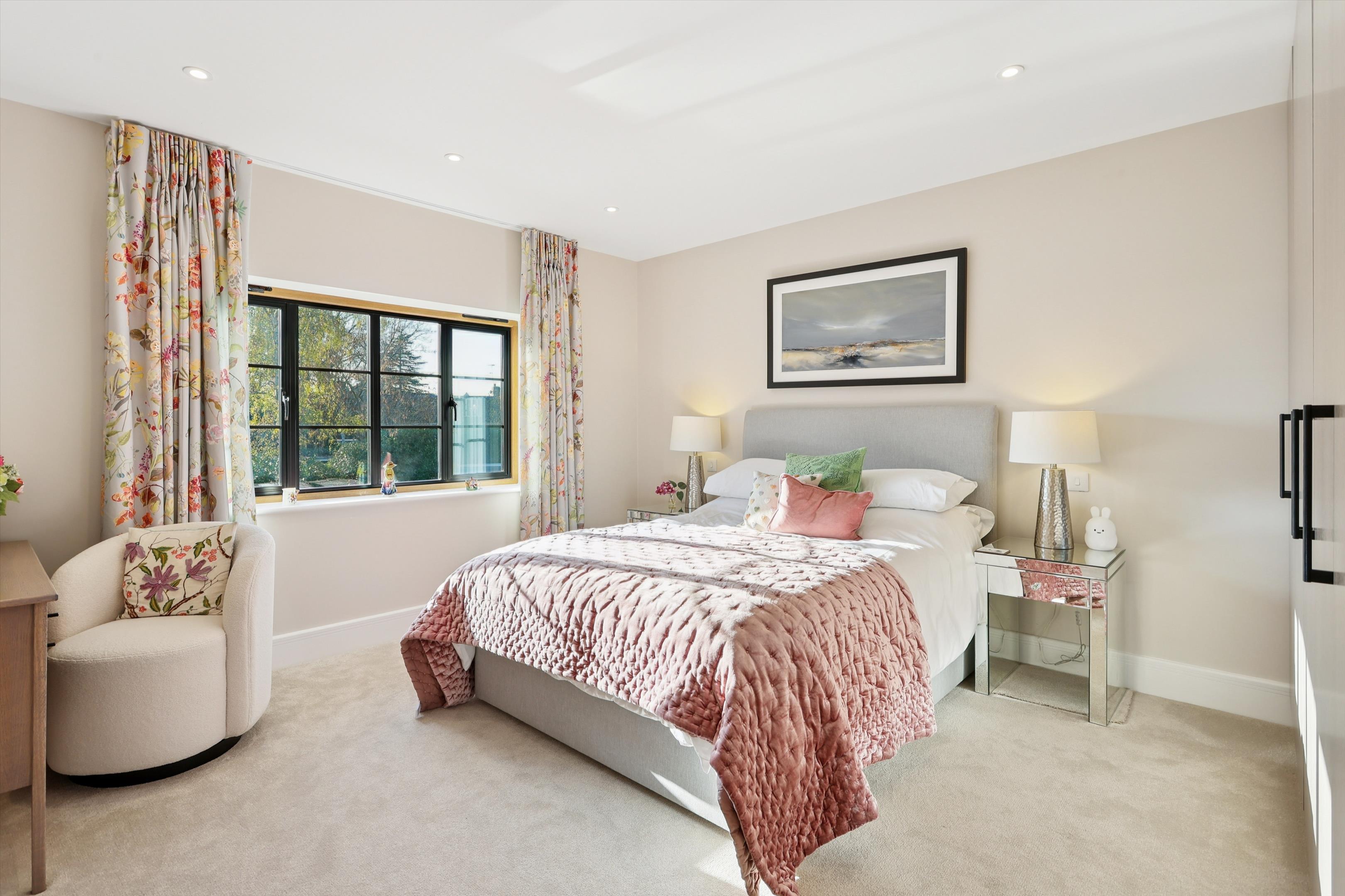 Mizen Way, Cobham, Surrey, KT11