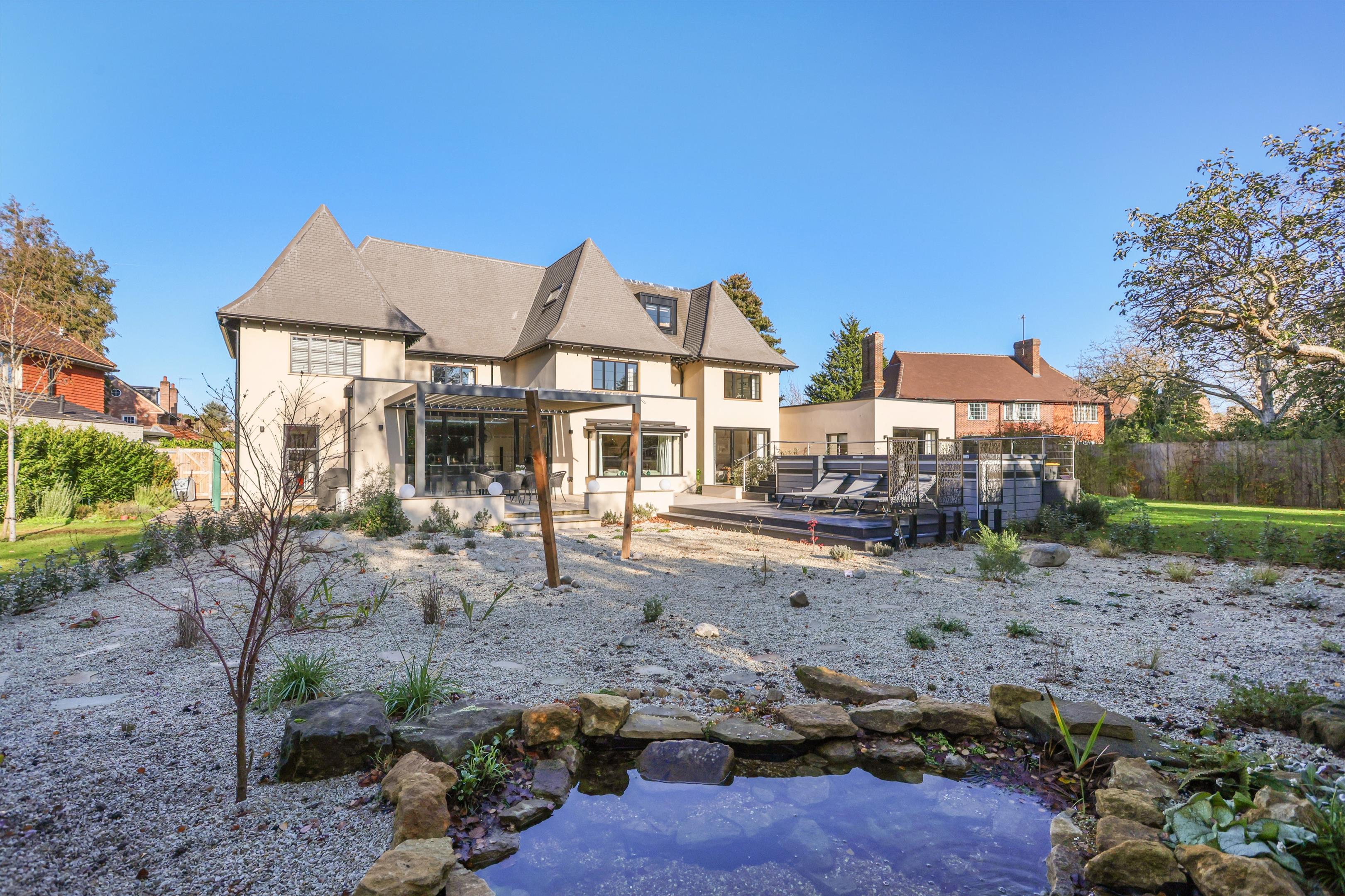 Mizen Way, Cobham, Surrey, KT11