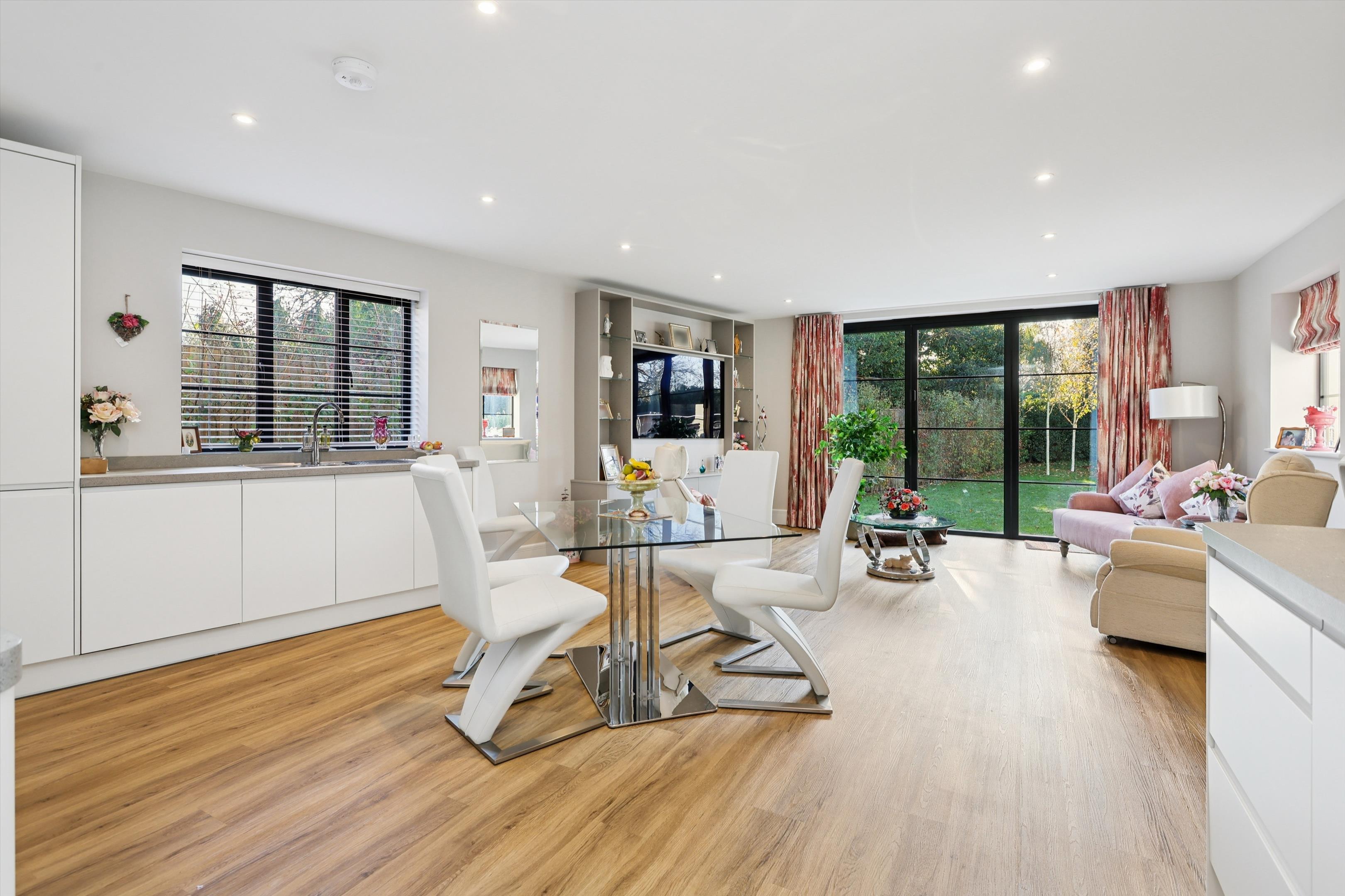 Mizen Way, Cobham, Surrey, KT11