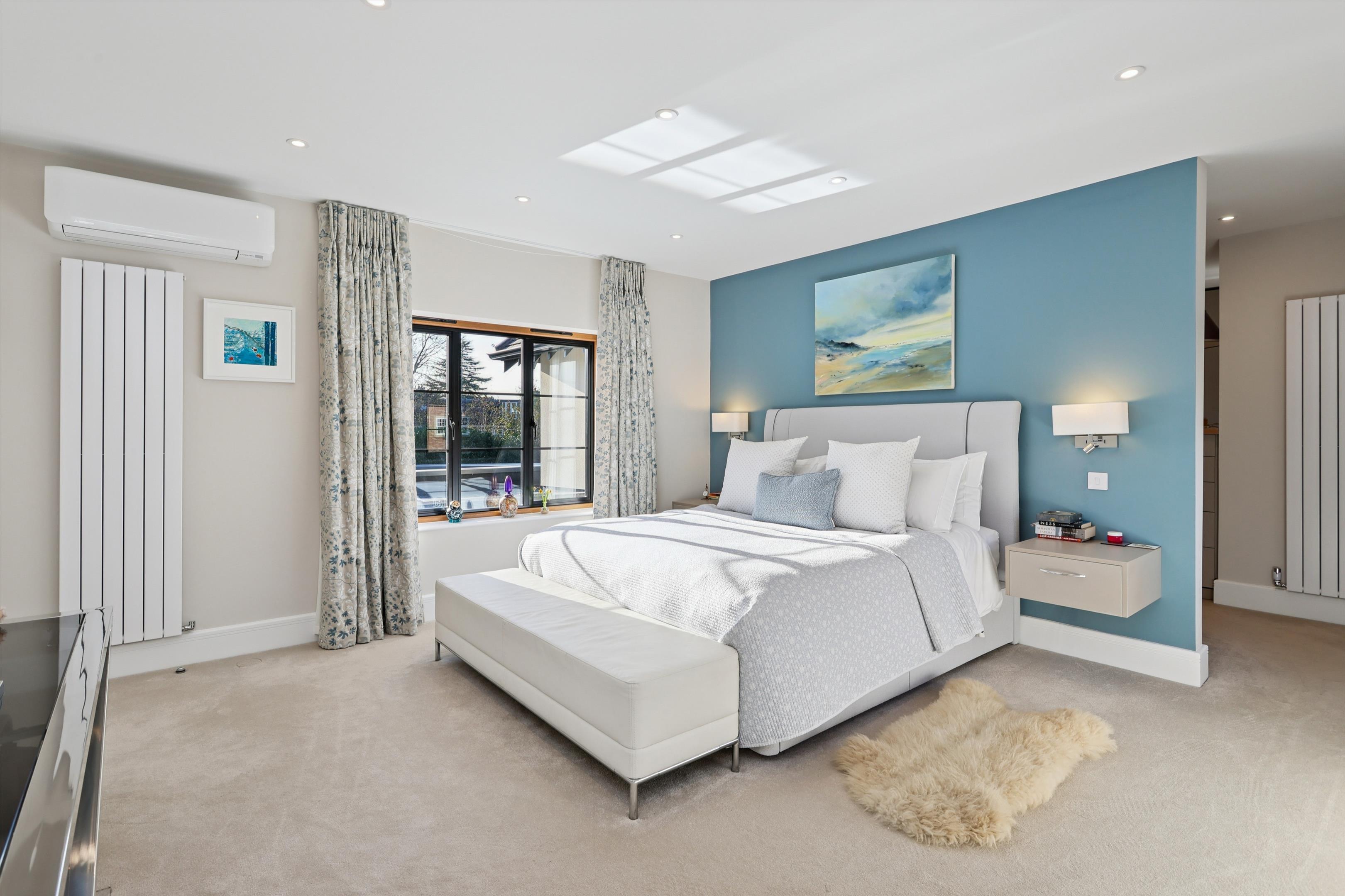 Mizen Way, Cobham, Surrey, KT11