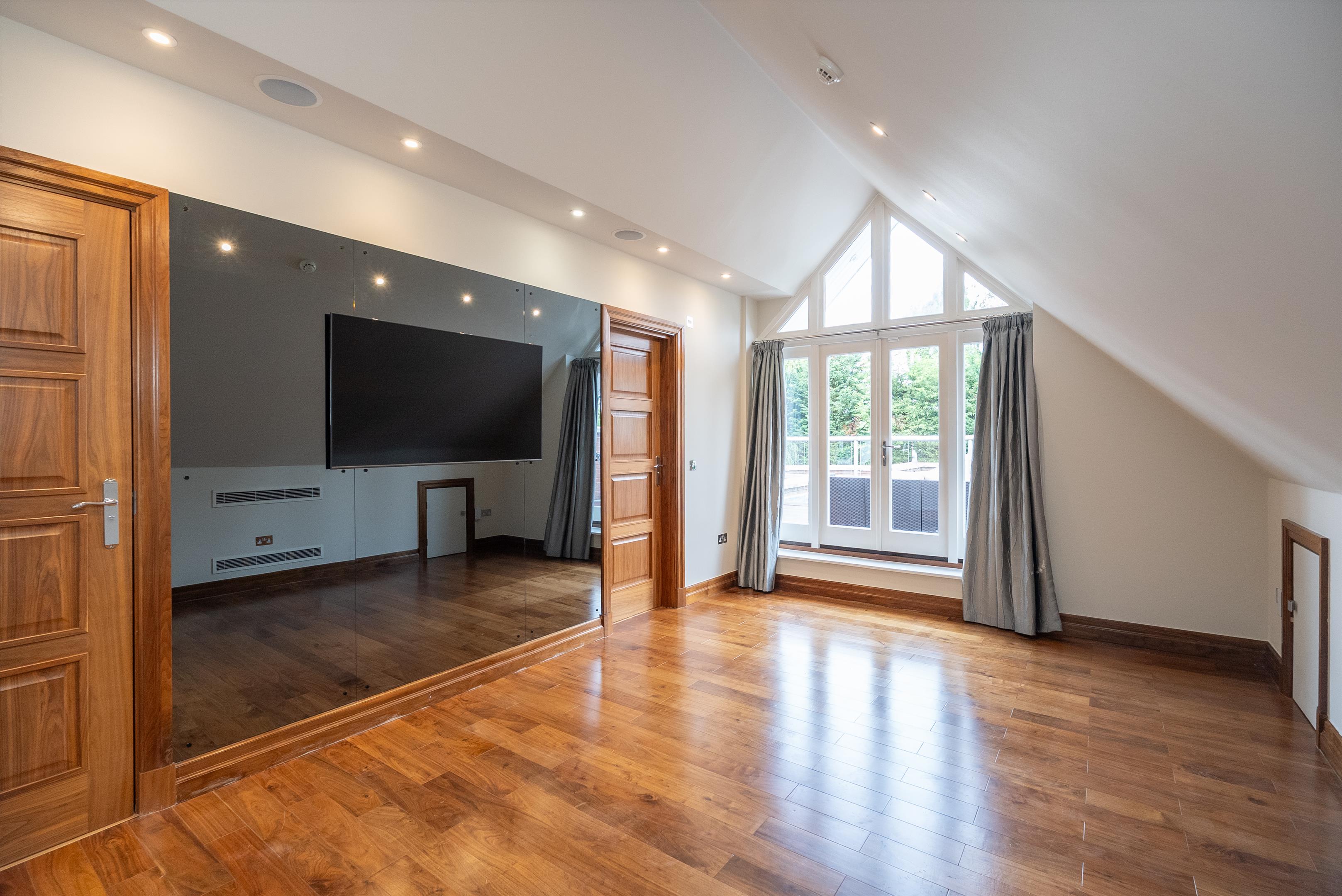 Leys Road, Oxshott, Leatherhead, Surrey, KT22