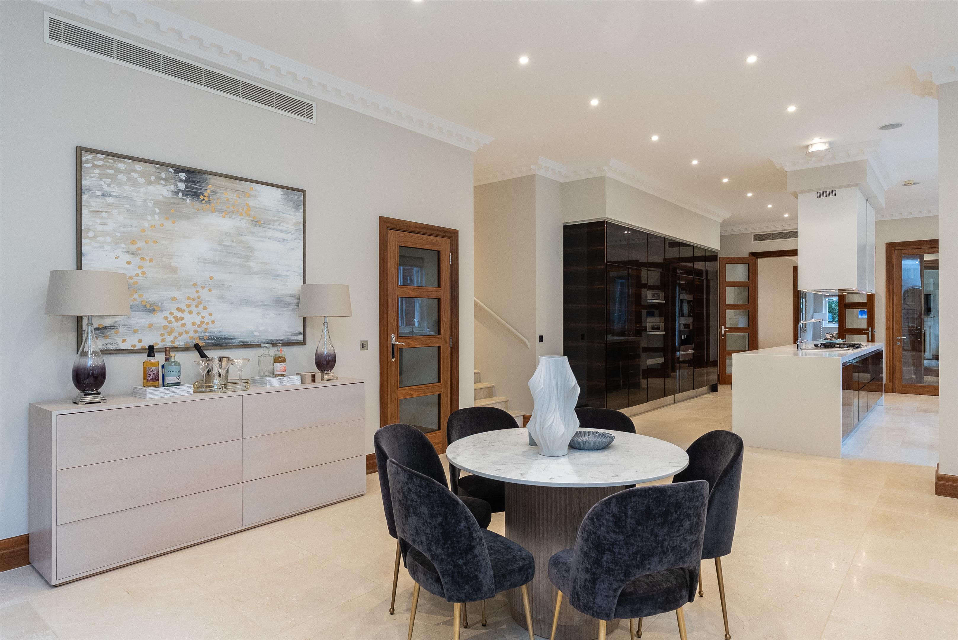Leys Road, Oxshott, Leatherhead, Surrey, KT22
