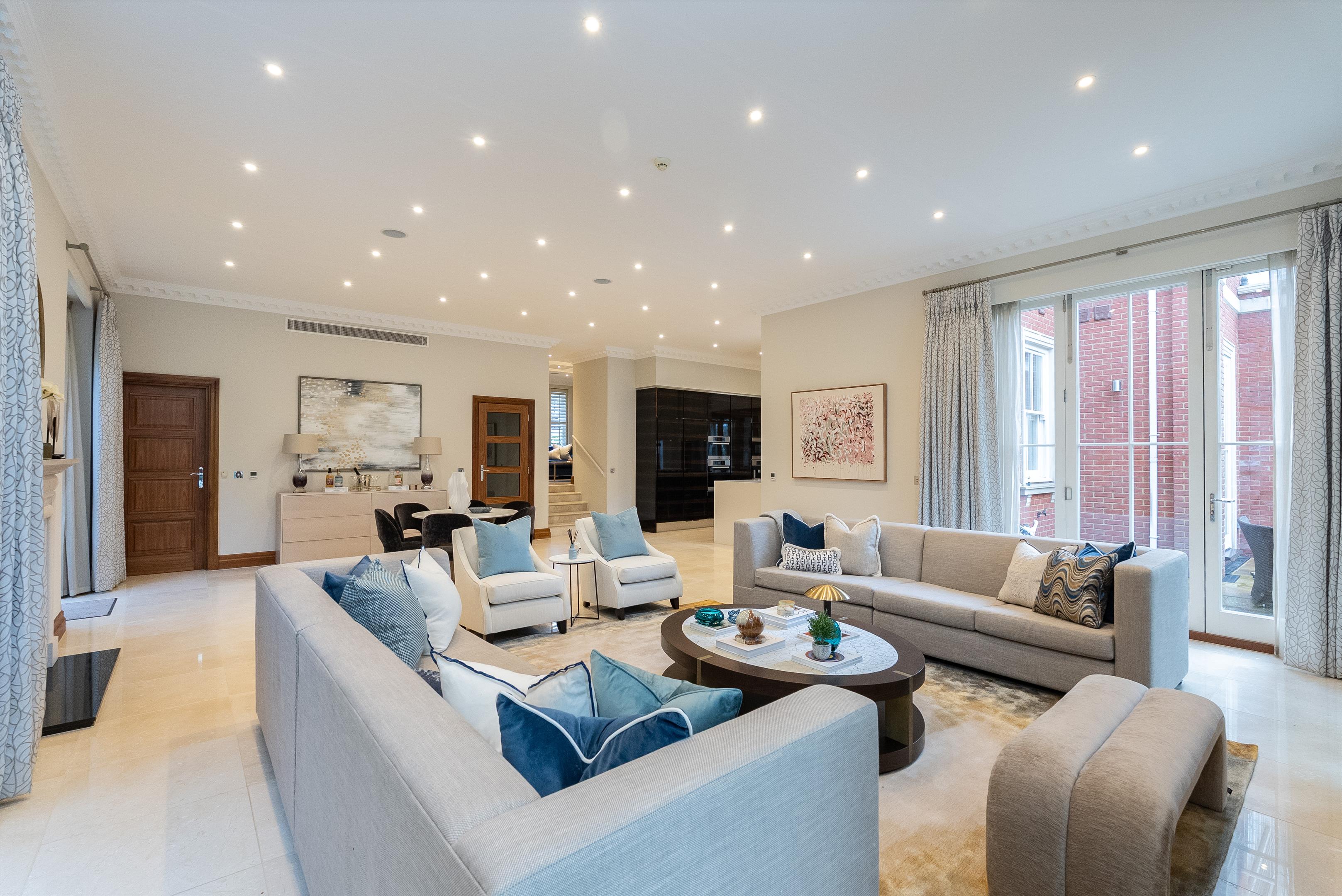 Leys Road, Oxshott, Leatherhead, Surrey, KT22