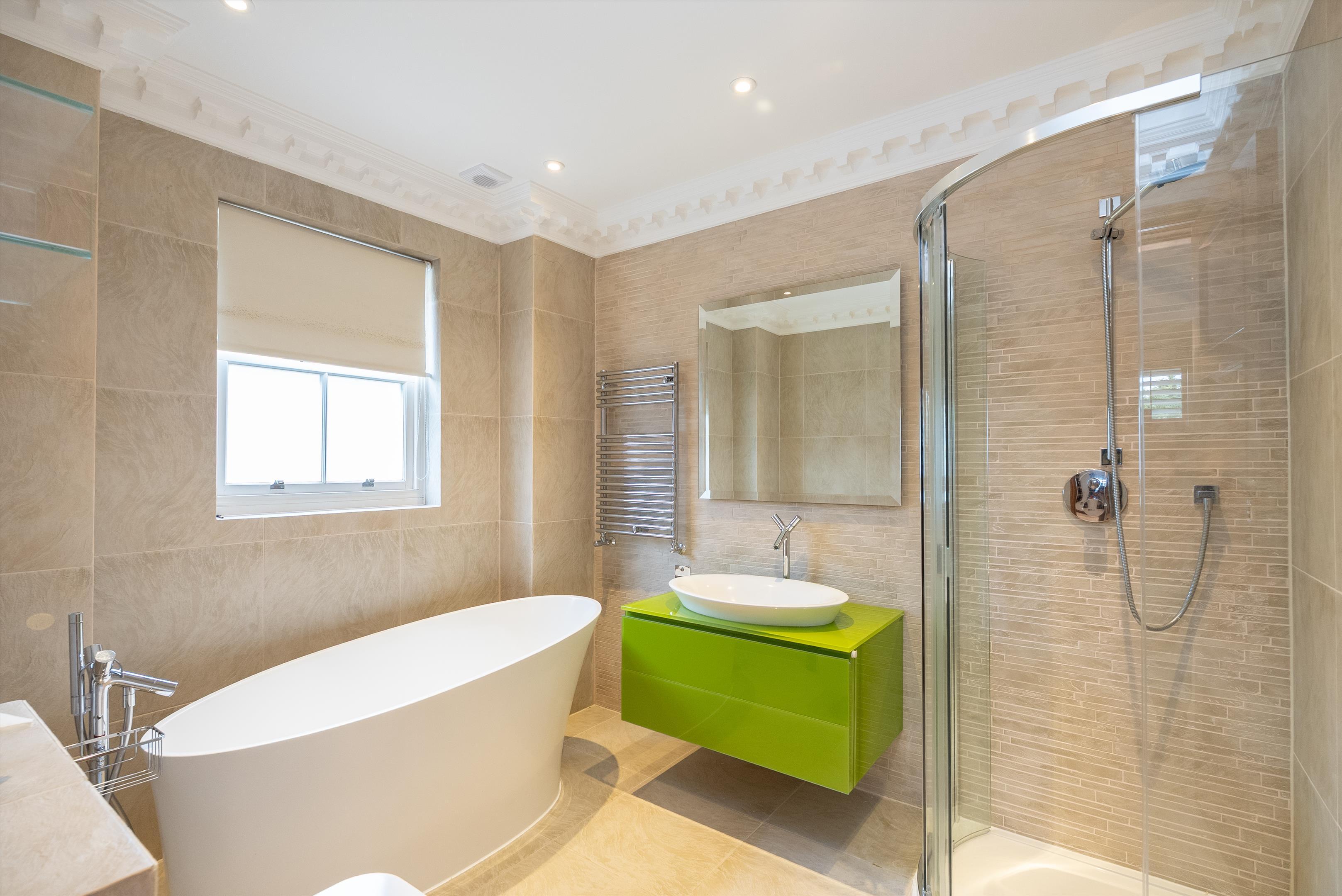 Leys Road, Oxshott, Leatherhead, Surrey, KT22