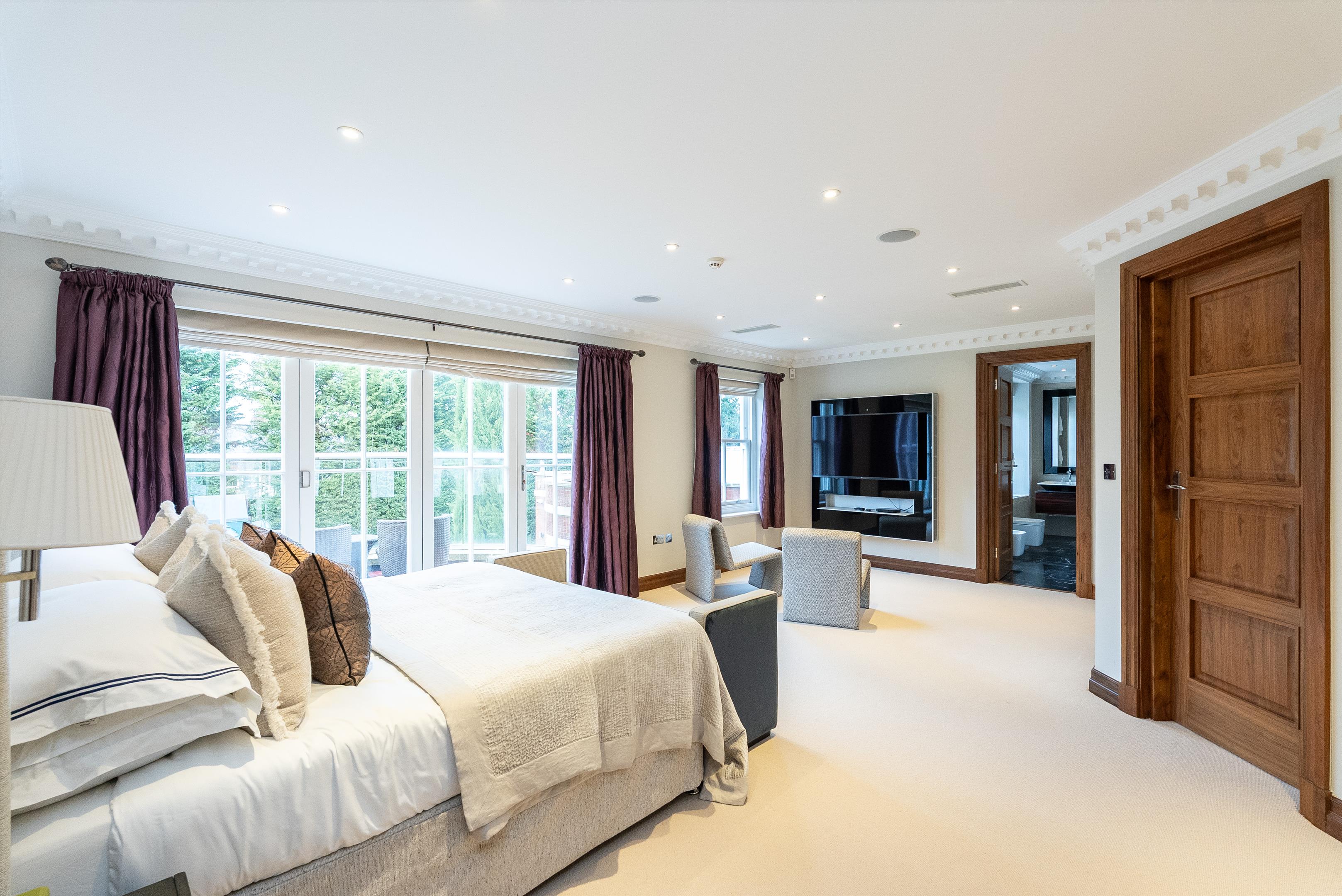Leys Road, Oxshott, Leatherhead, Surrey, KT22