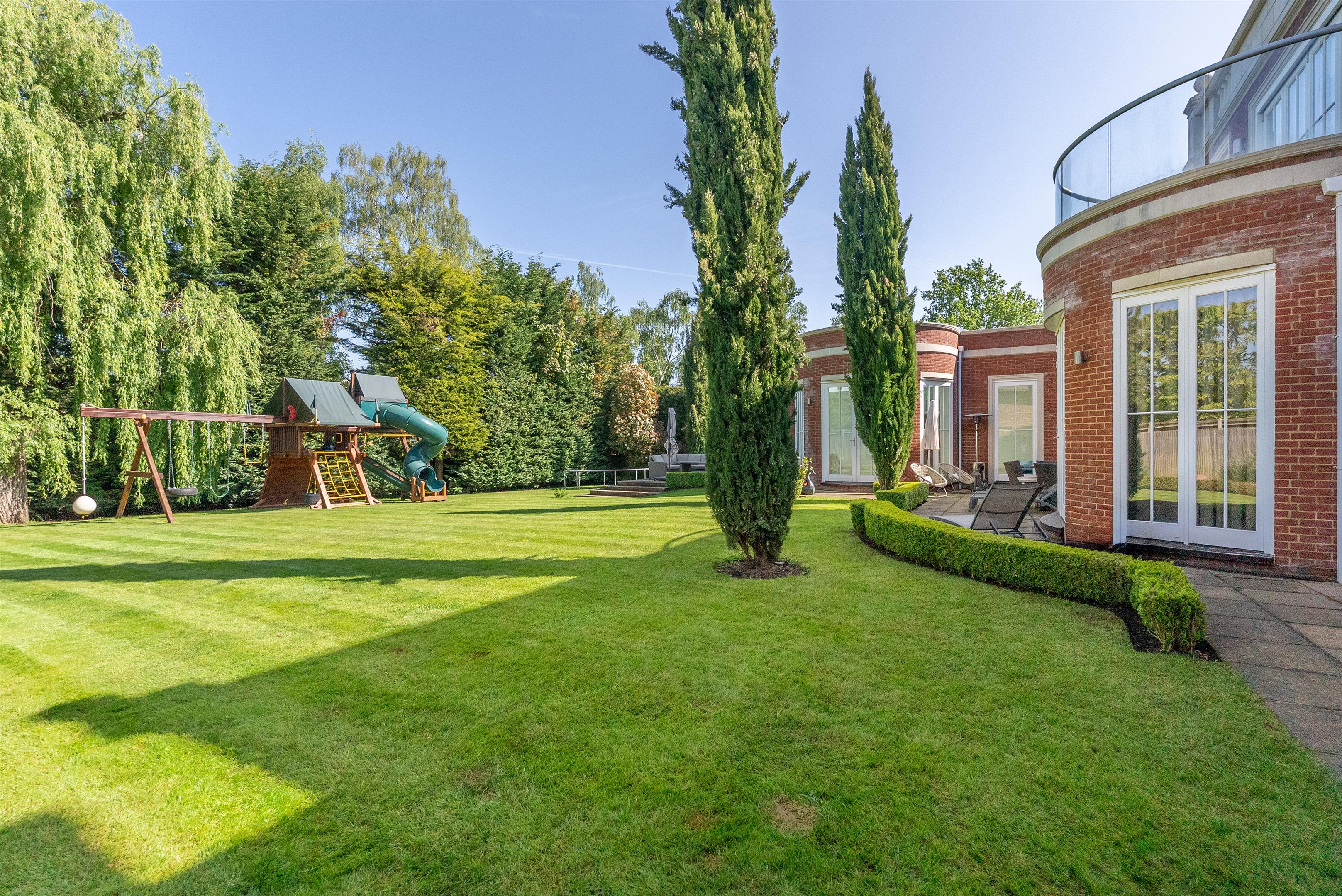 Leys Road, Oxshott, Leatherhead, Surrey, KT22