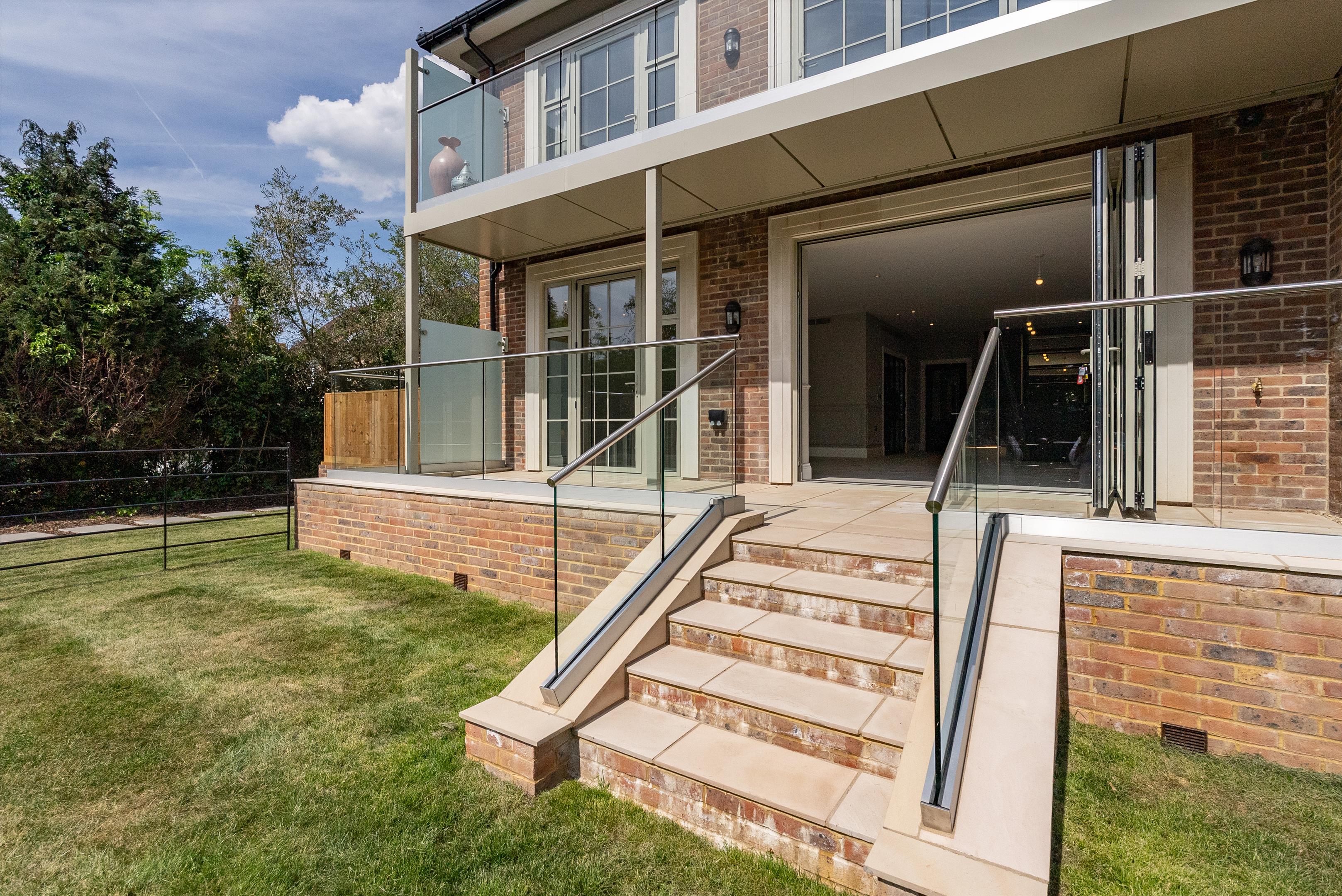 Leigh Court Close, Cobham, KT11