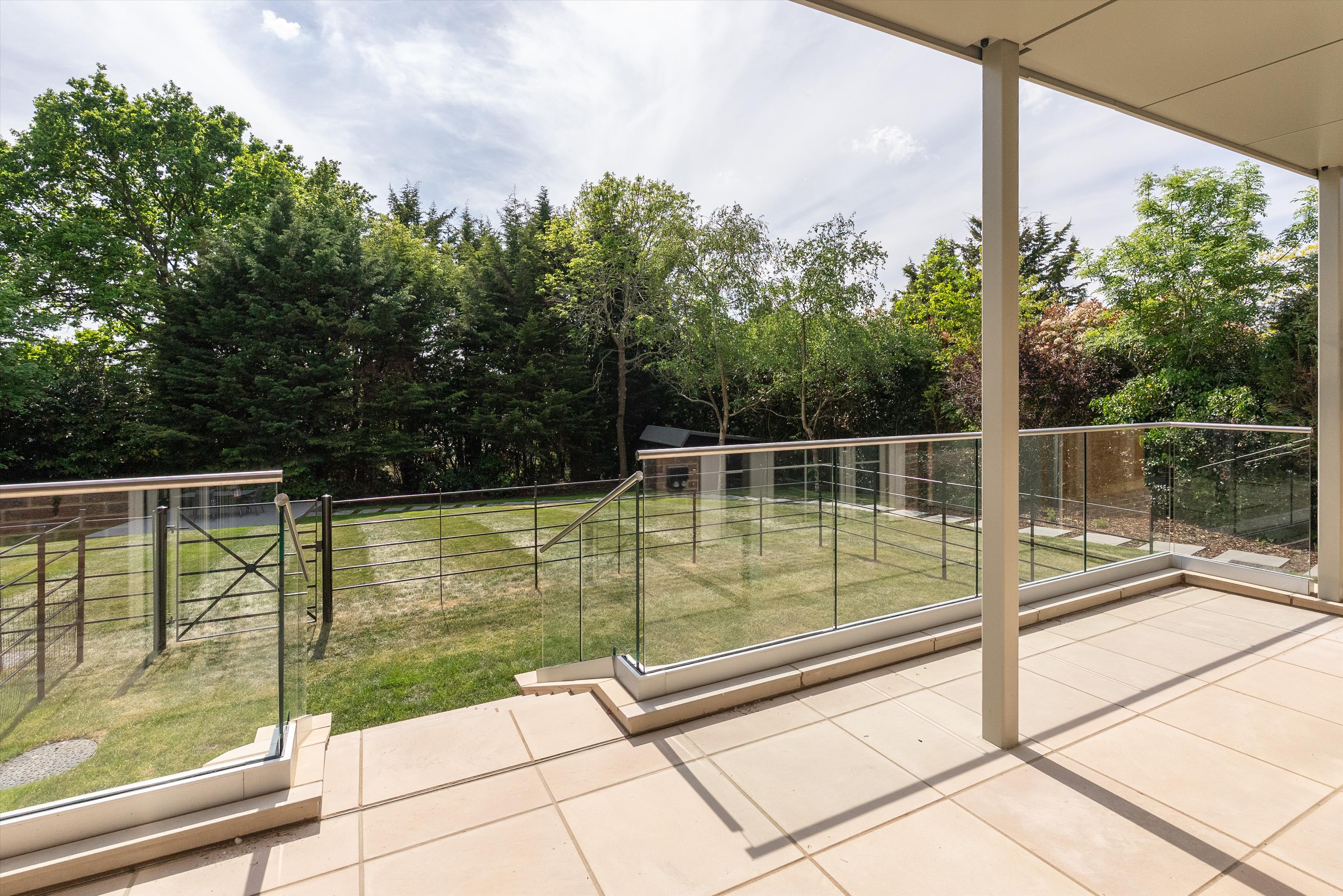 Leigh Court Close, Cobham, KT11