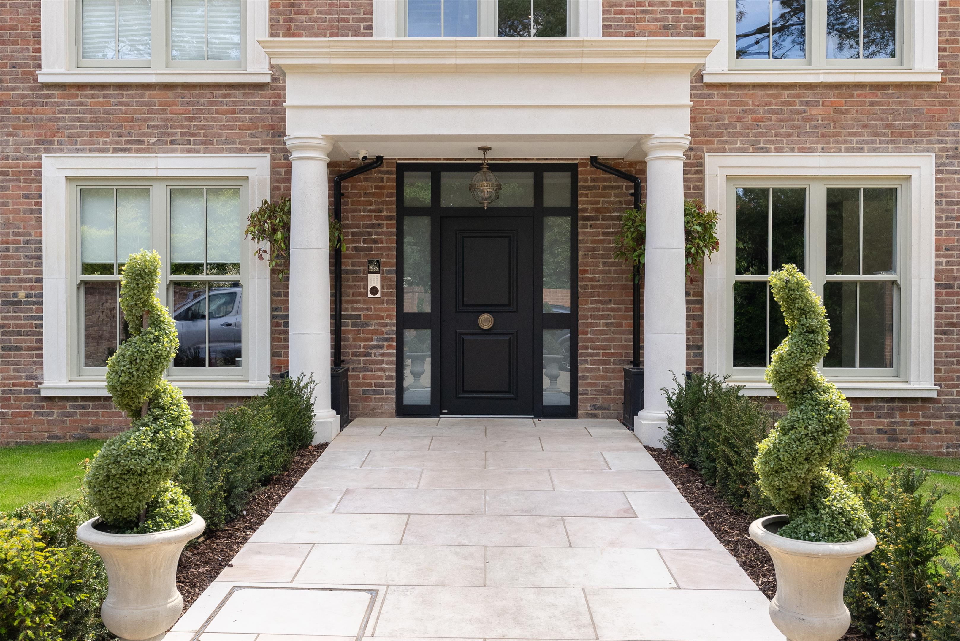 Leigh Court Close, Cobham, KT11