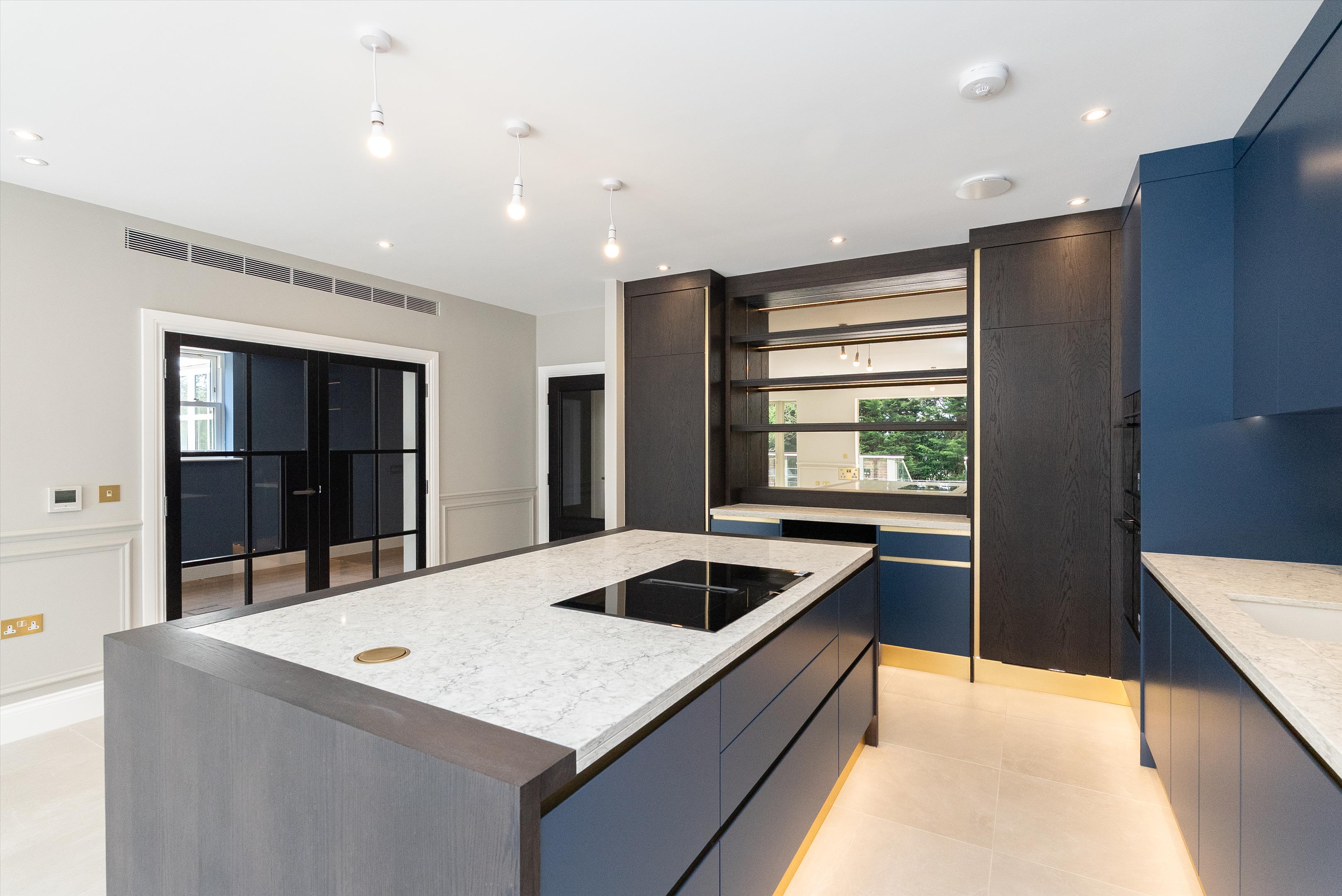 Leigh Court Close, Cobham, KT11