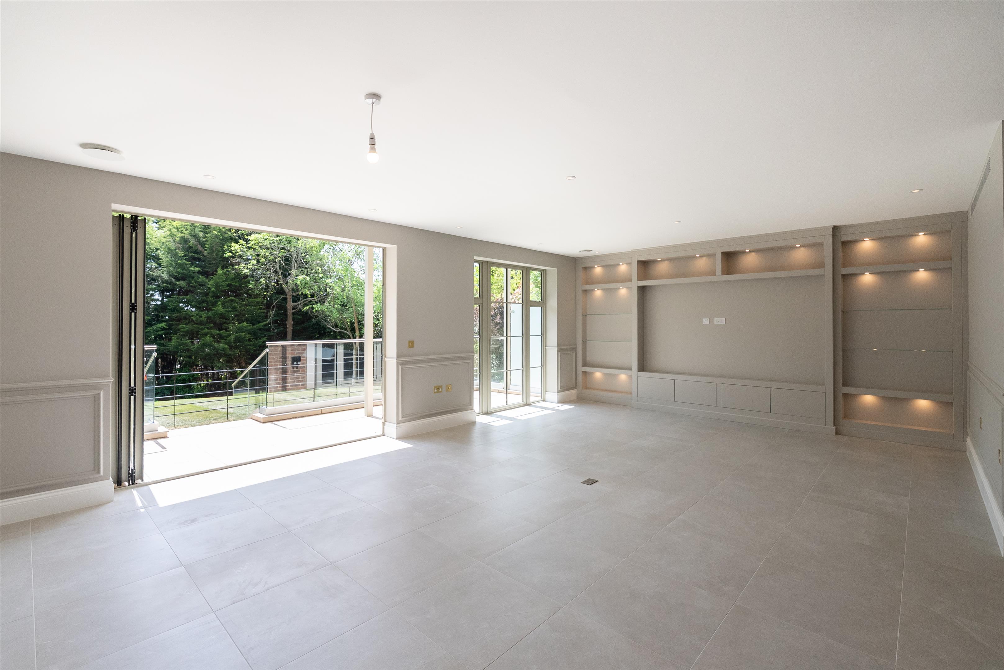 Leigh Court Close, Cobham, KT11