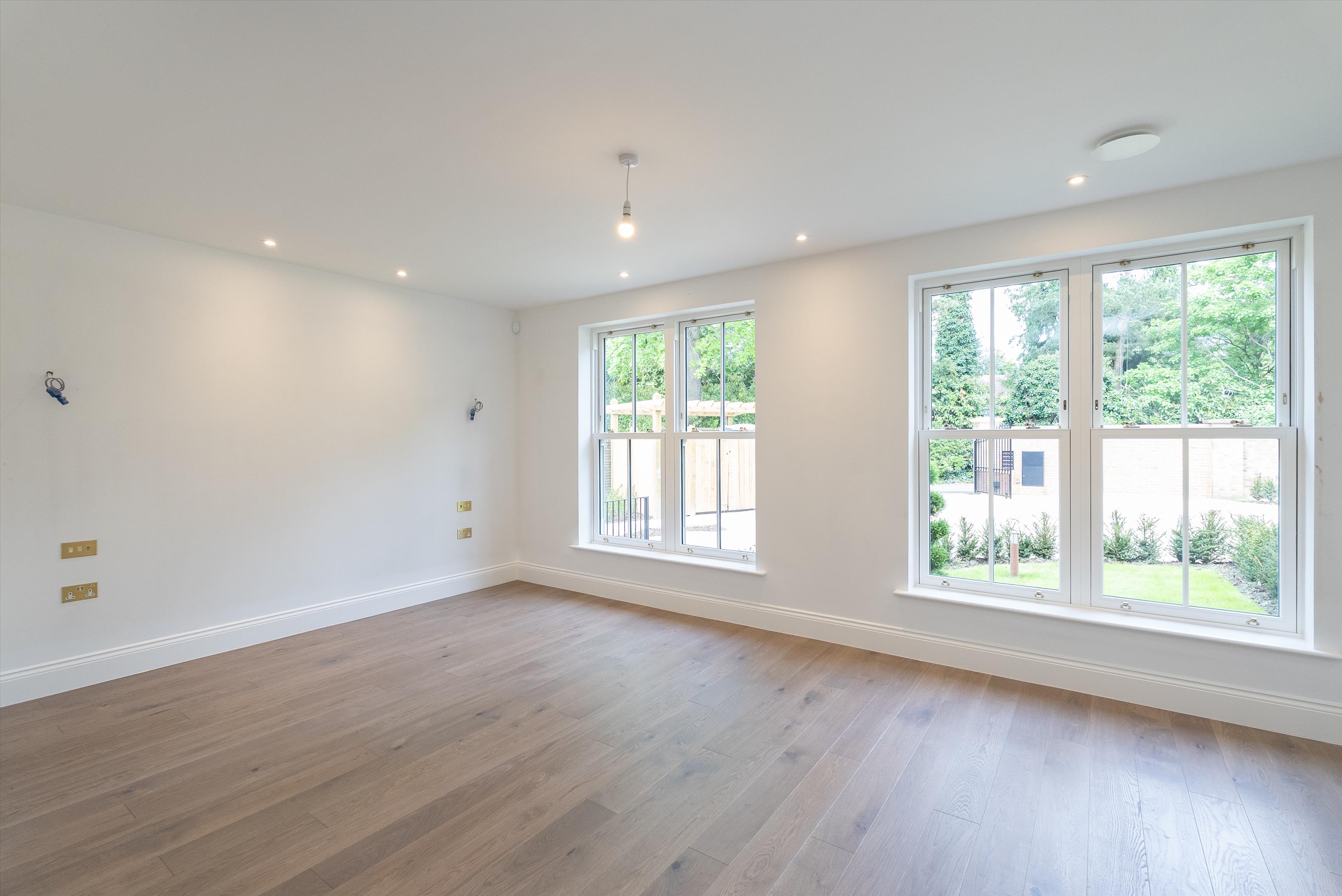 Leigh Court Close, Cobham, KT11