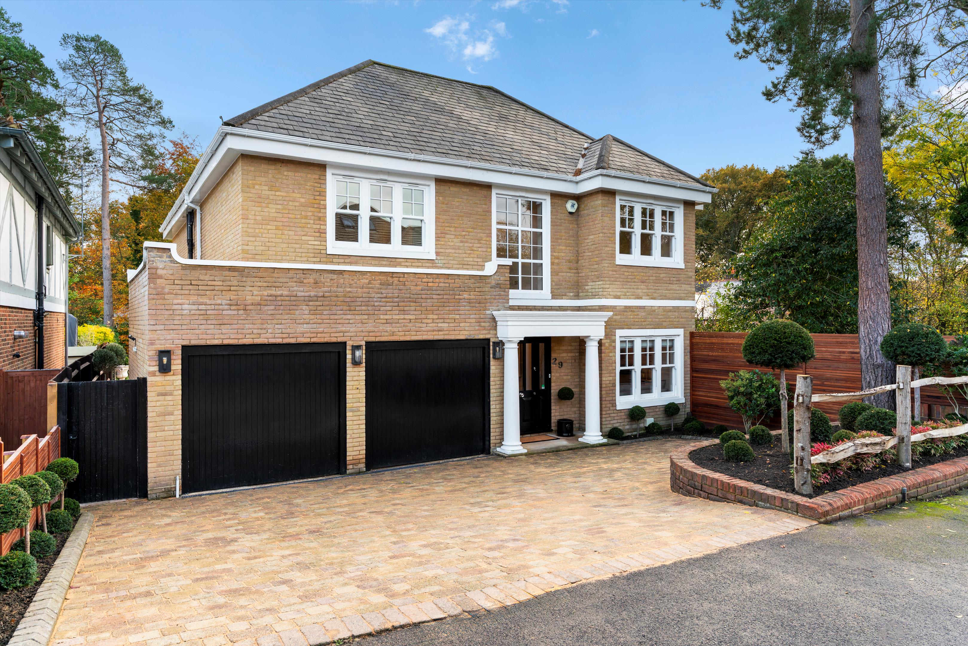 Links Green Way, Cobham, Surrey, KT11