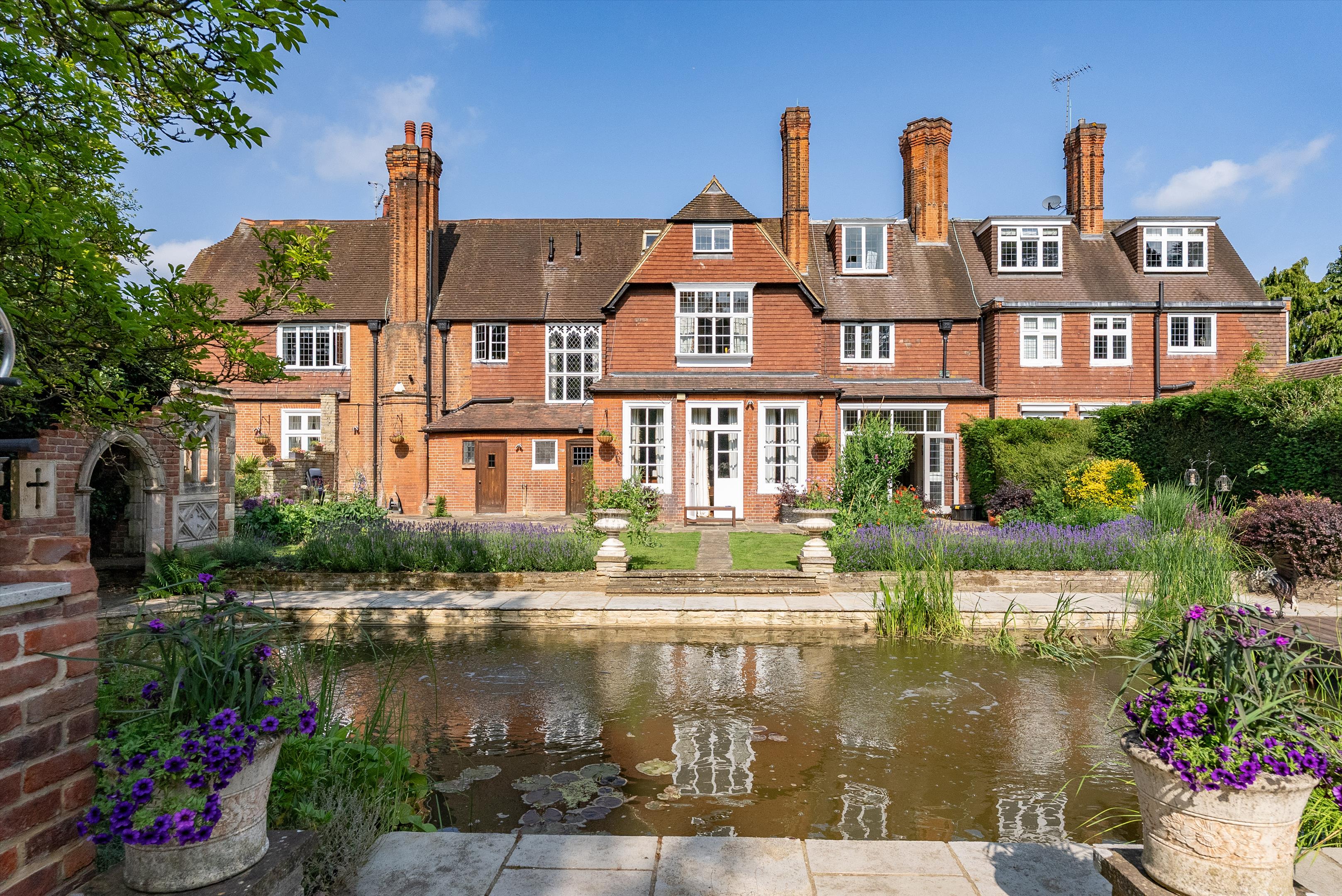 Portsmouth Road, Cobham, Surrey, KT11