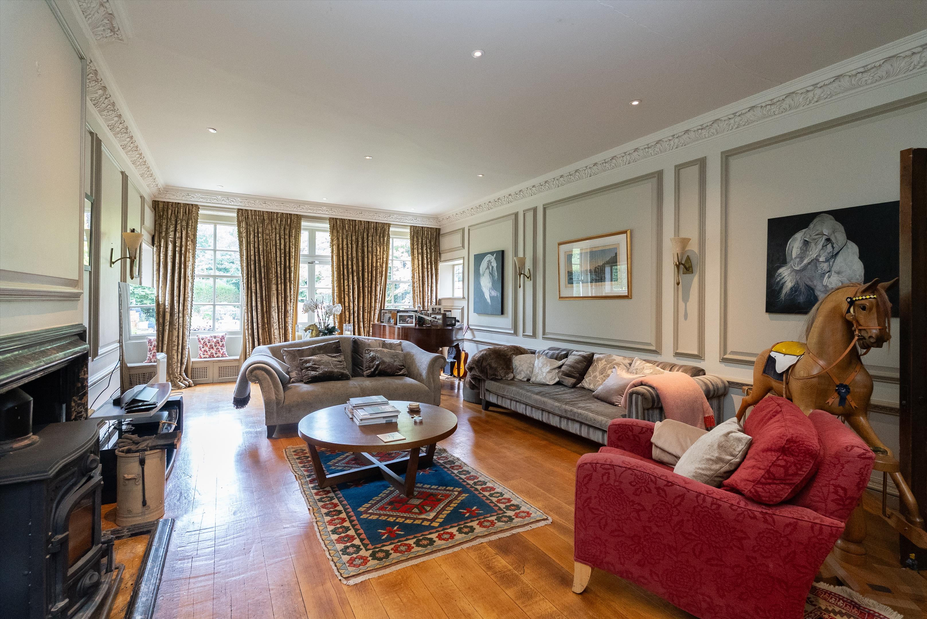 Portsmouth Road, Cobham, Surrey, KT11