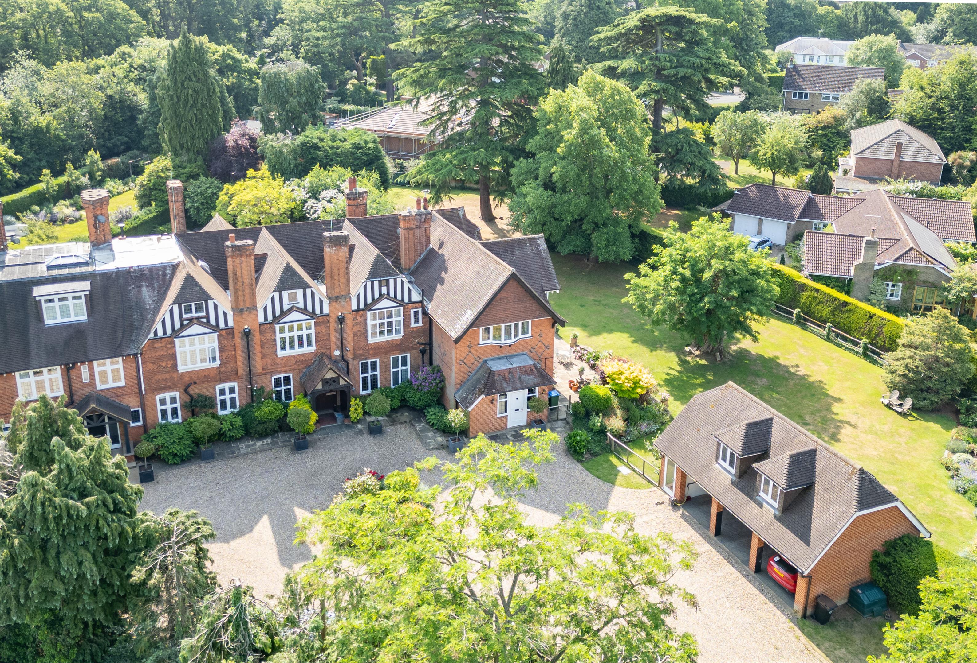 Portsmouth Road, Cobham, Surrey, KT11