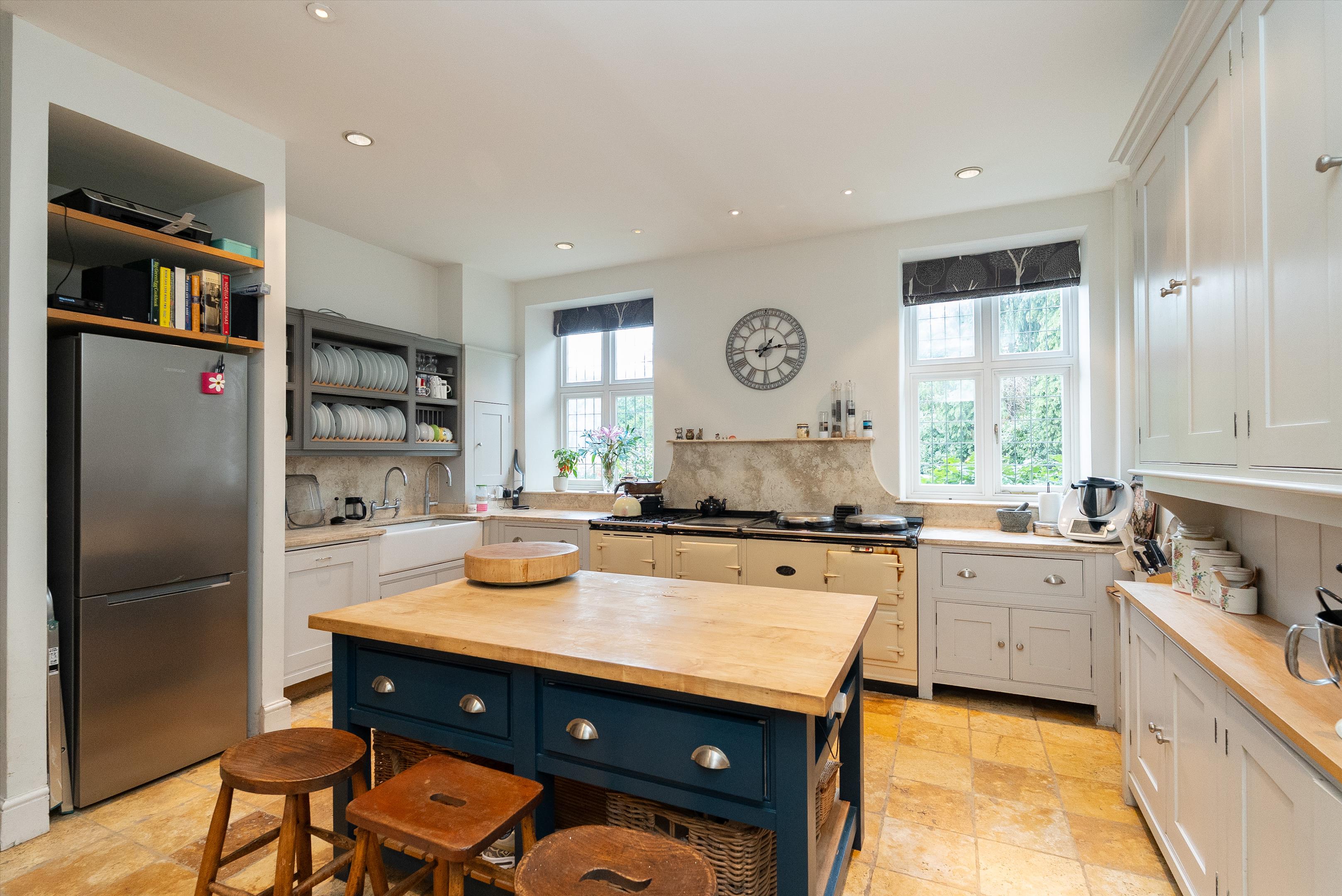 Portsmouth Road, Cobham, Surrey, KT11