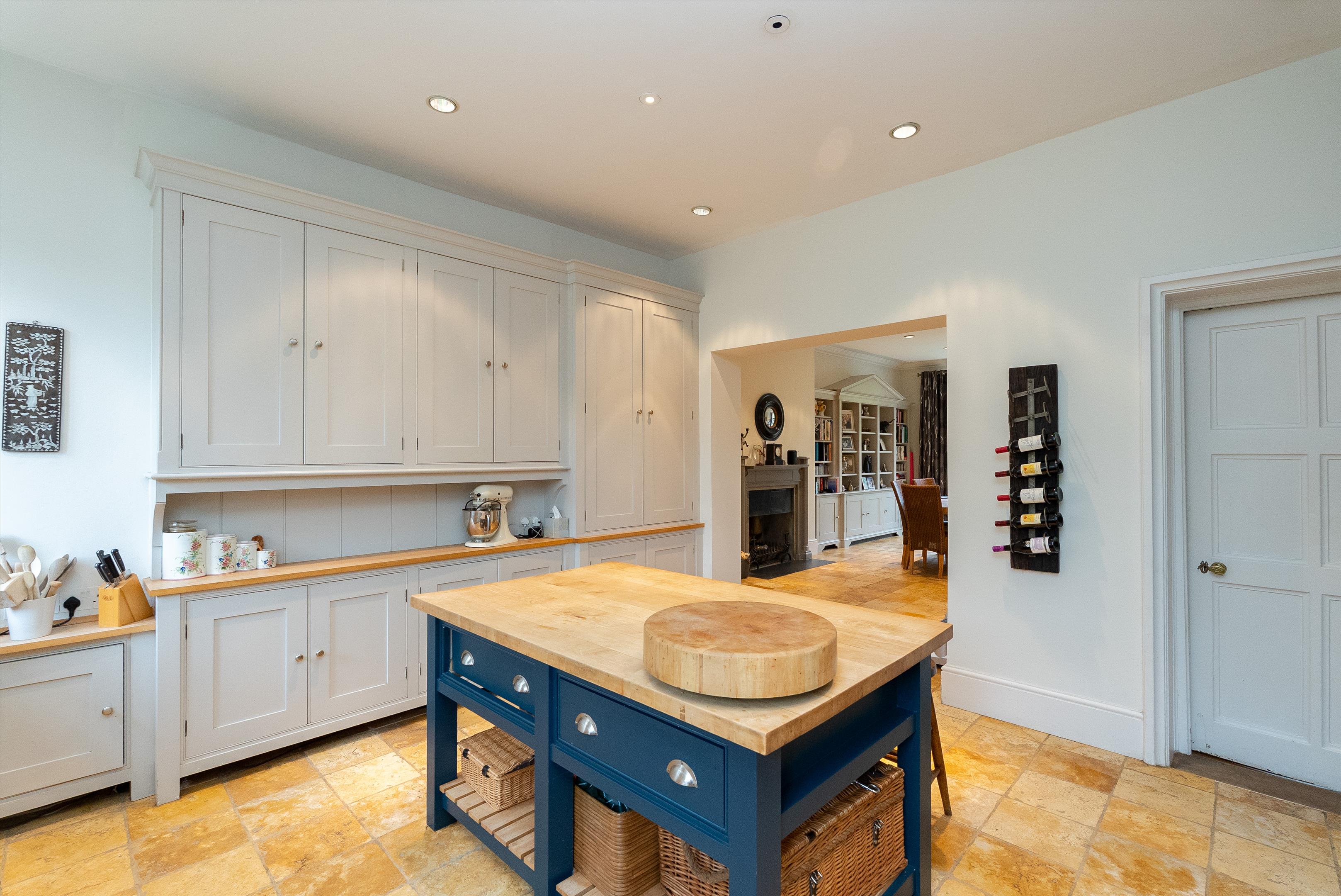 Portsmouth Road, Cobham, Surrey, KT11