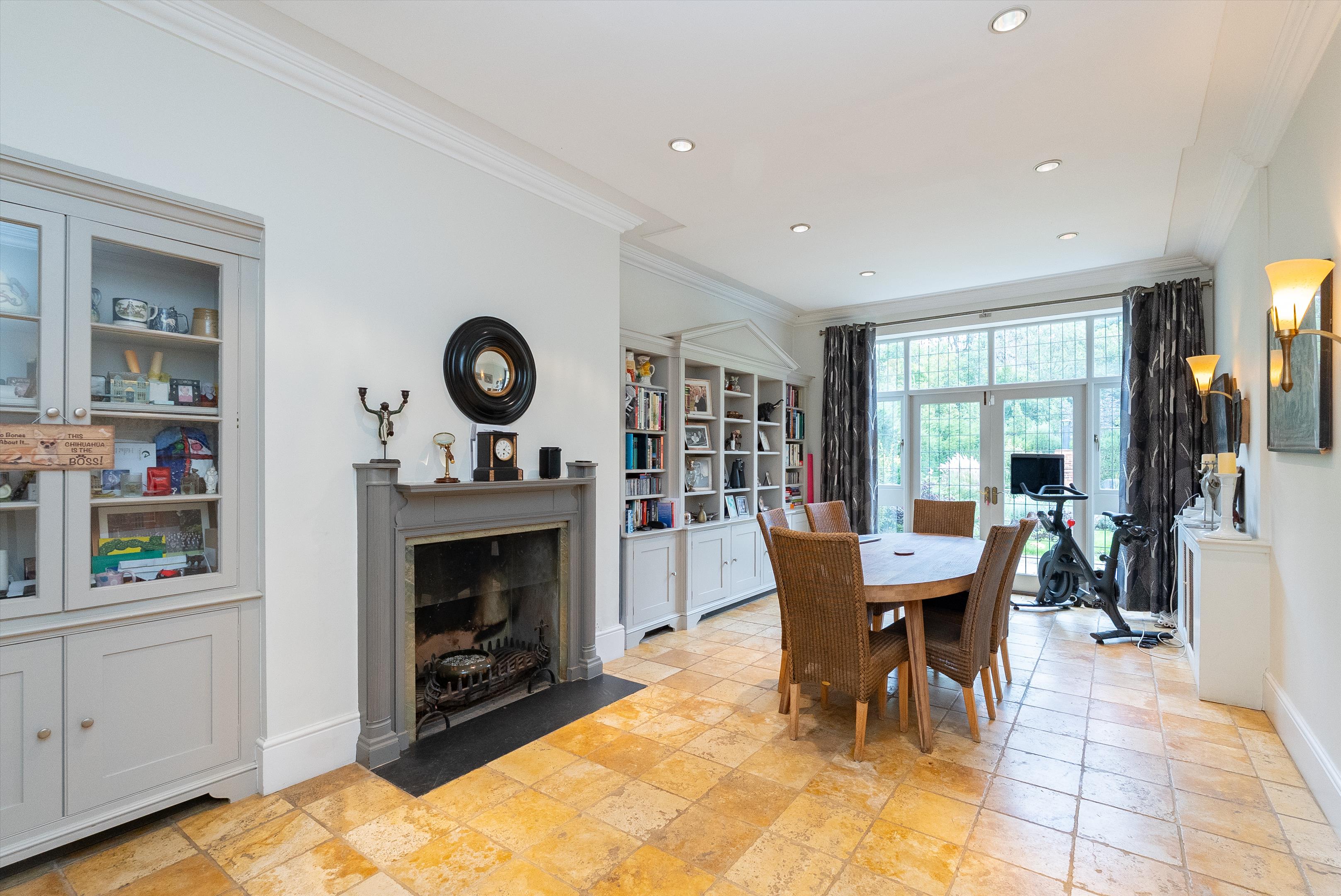 Portsmouth Road, Cobham, Surrey, KT11