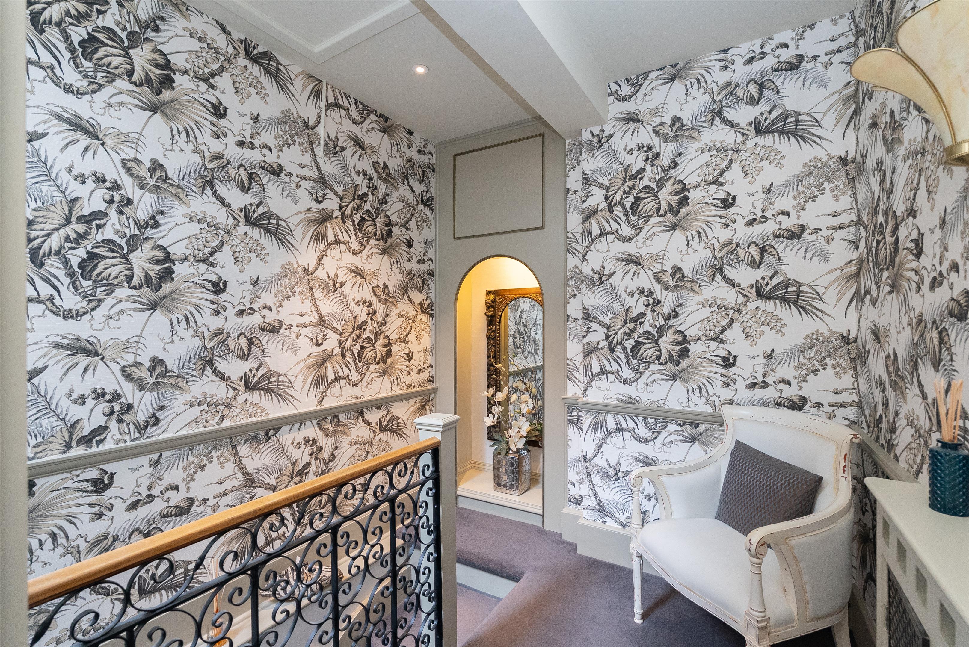 Portsmouth Road, Cobham, Surrey, KT11
