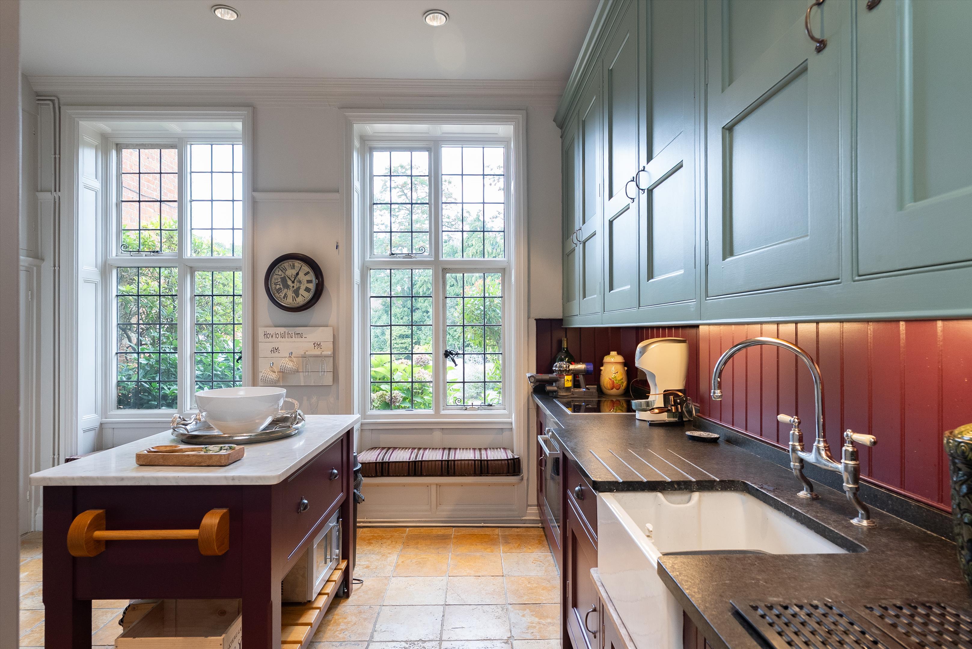 Portsmouth Road, Cobham, Surrey, KT11