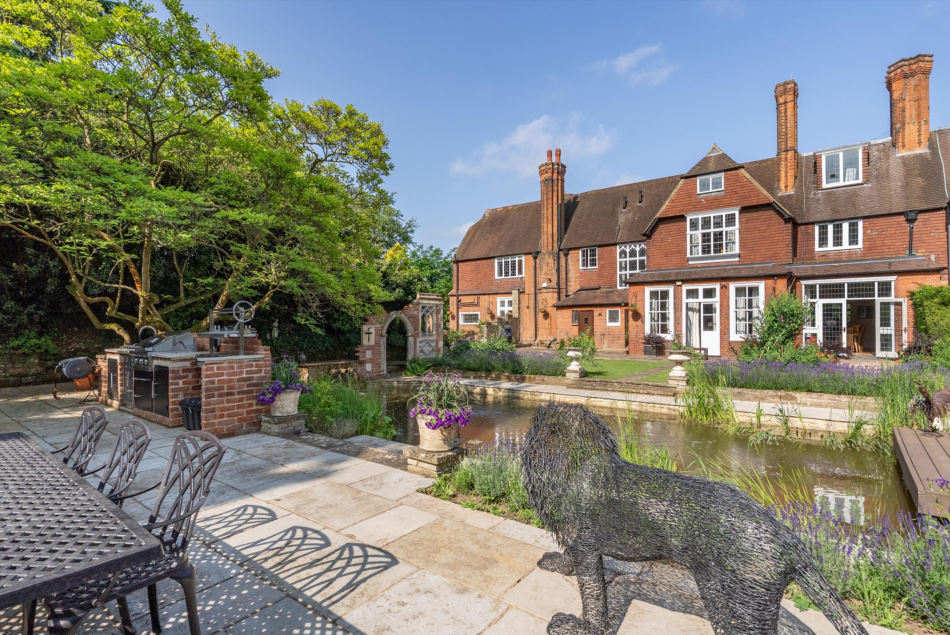 Portsmouth Road, Cobham, Surrey, KT11