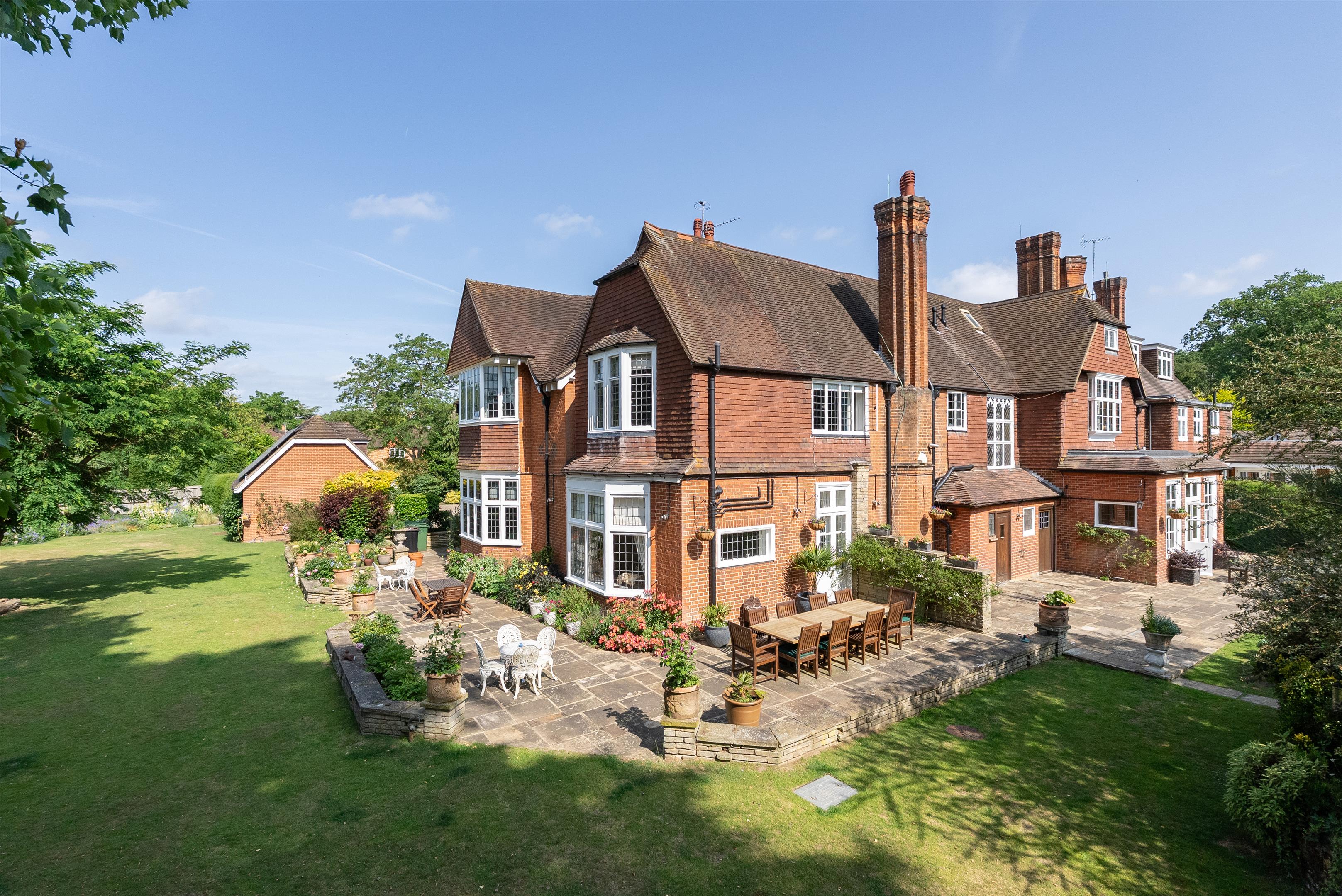 Portsmouth Road, Cobham, Surrey, KT11