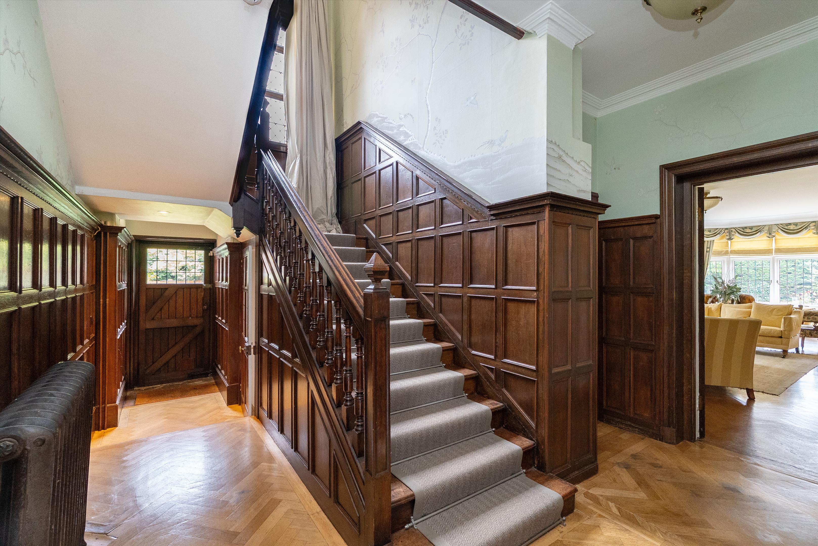 Portsmouth Road, Cobham, Surrey, KT11
