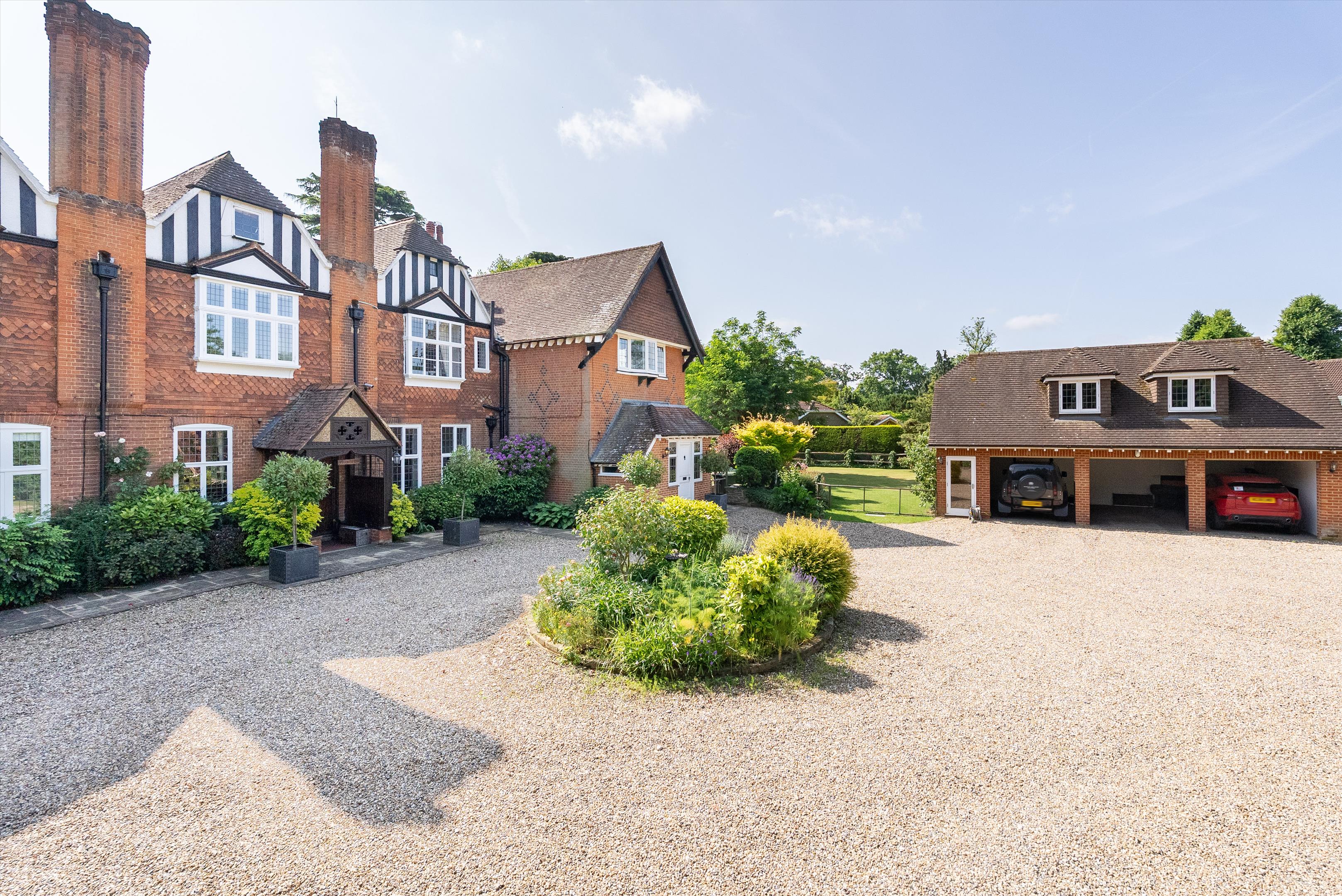 Portsmouth Road, Cobham, Surrey, KT11