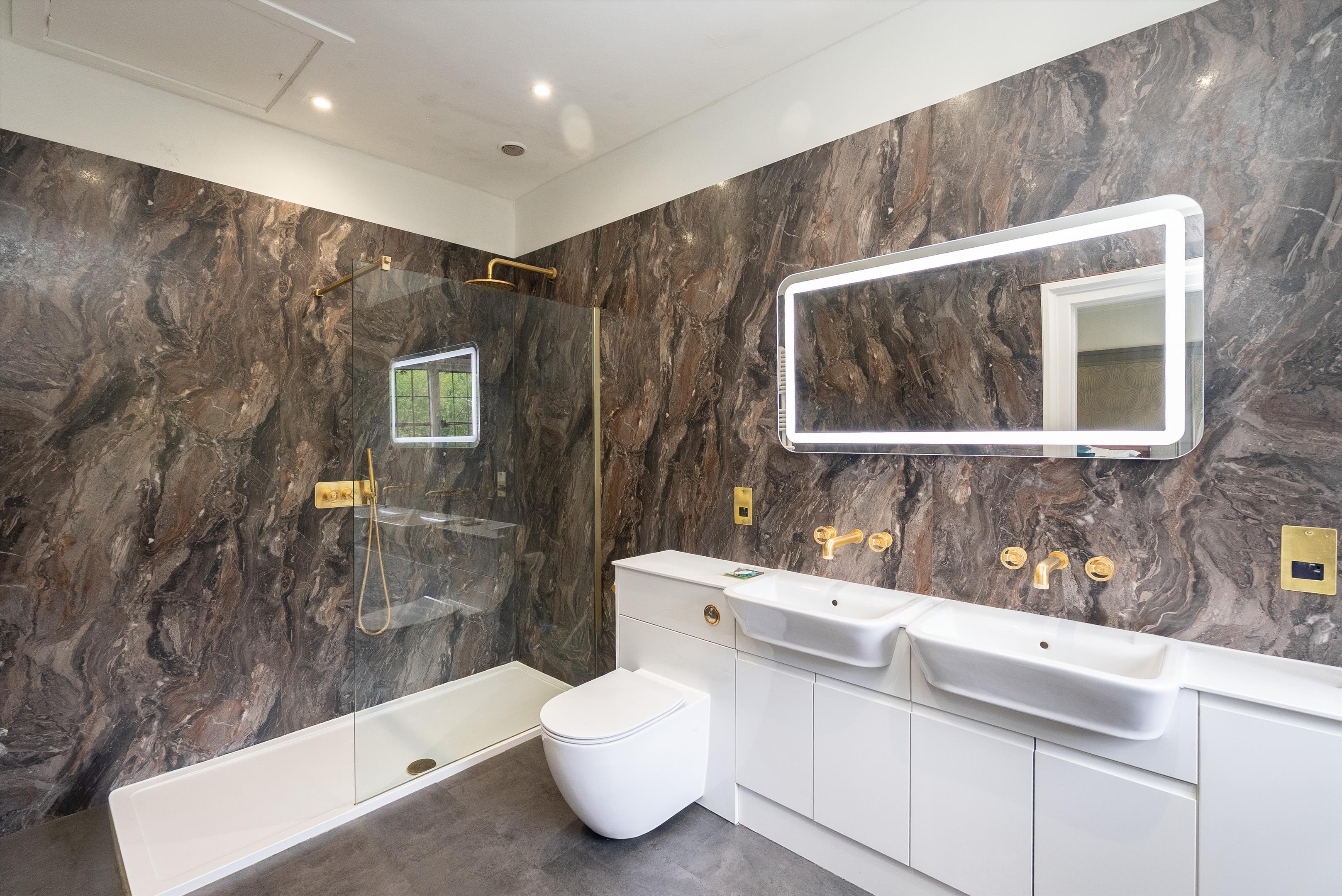 Portsmouth Road, Cobham, Surrey, KT11