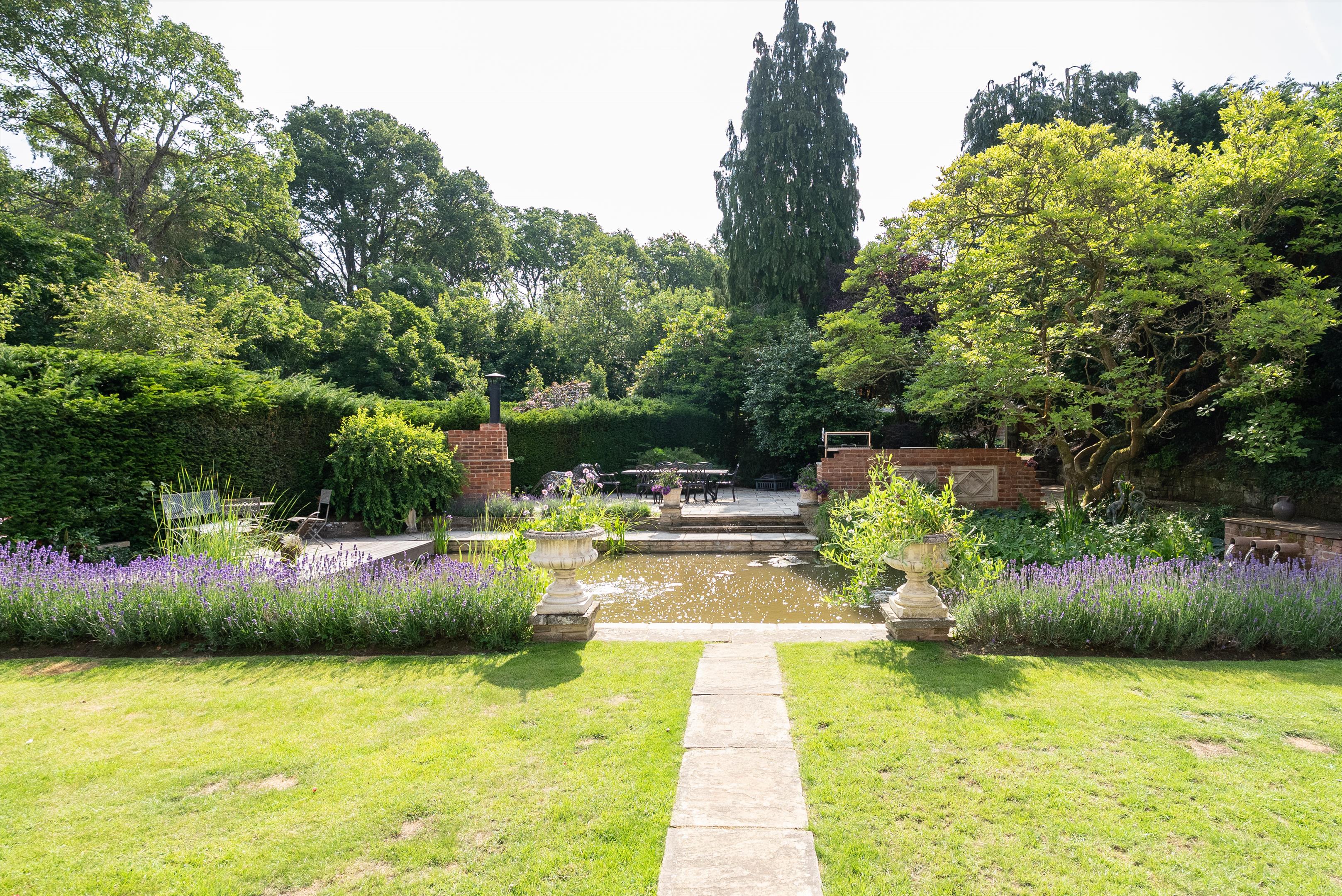 Portsmouth Road, Cobham, Surrey, KT11