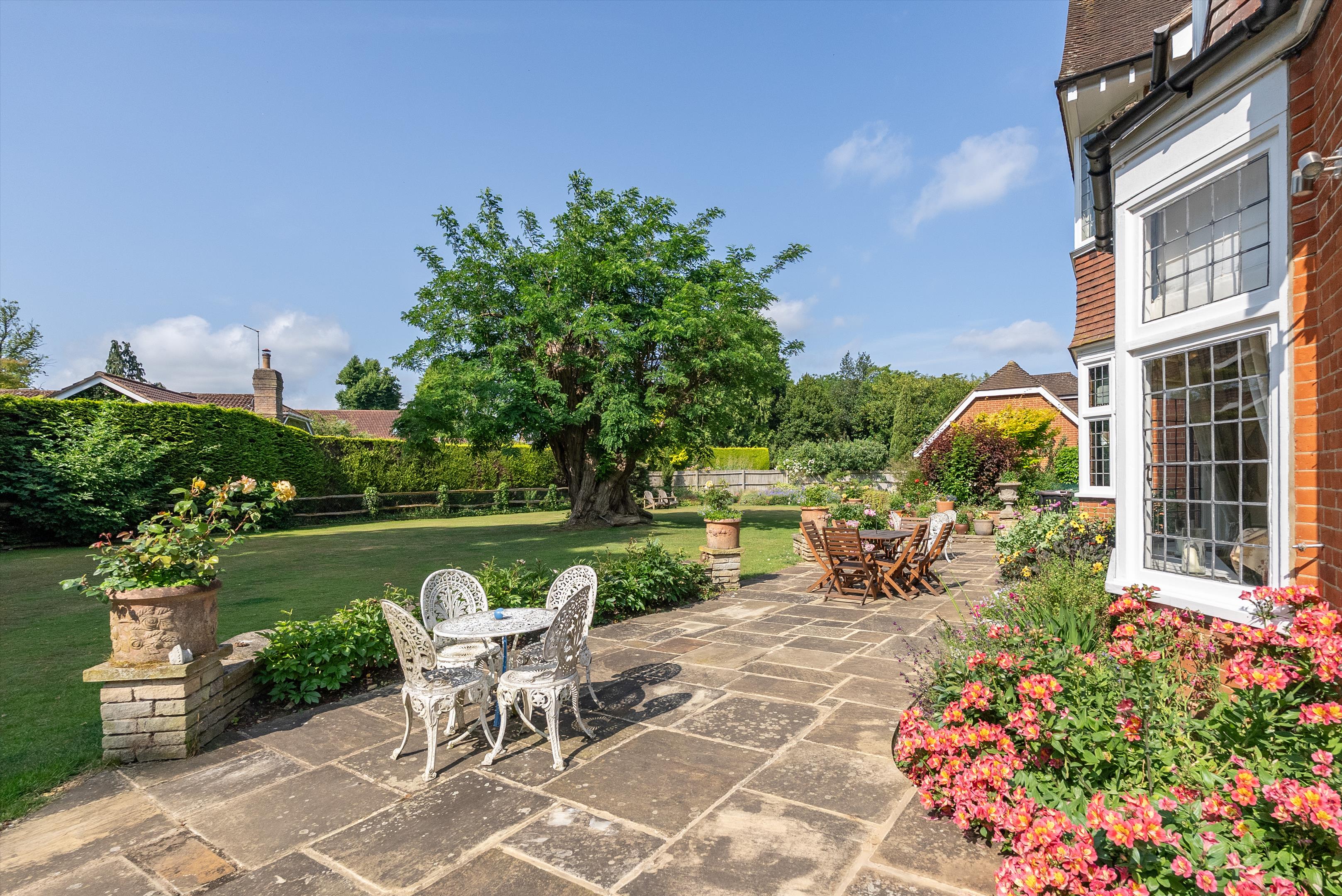 Portsmouth Road, Cobham, Surrey, KT11