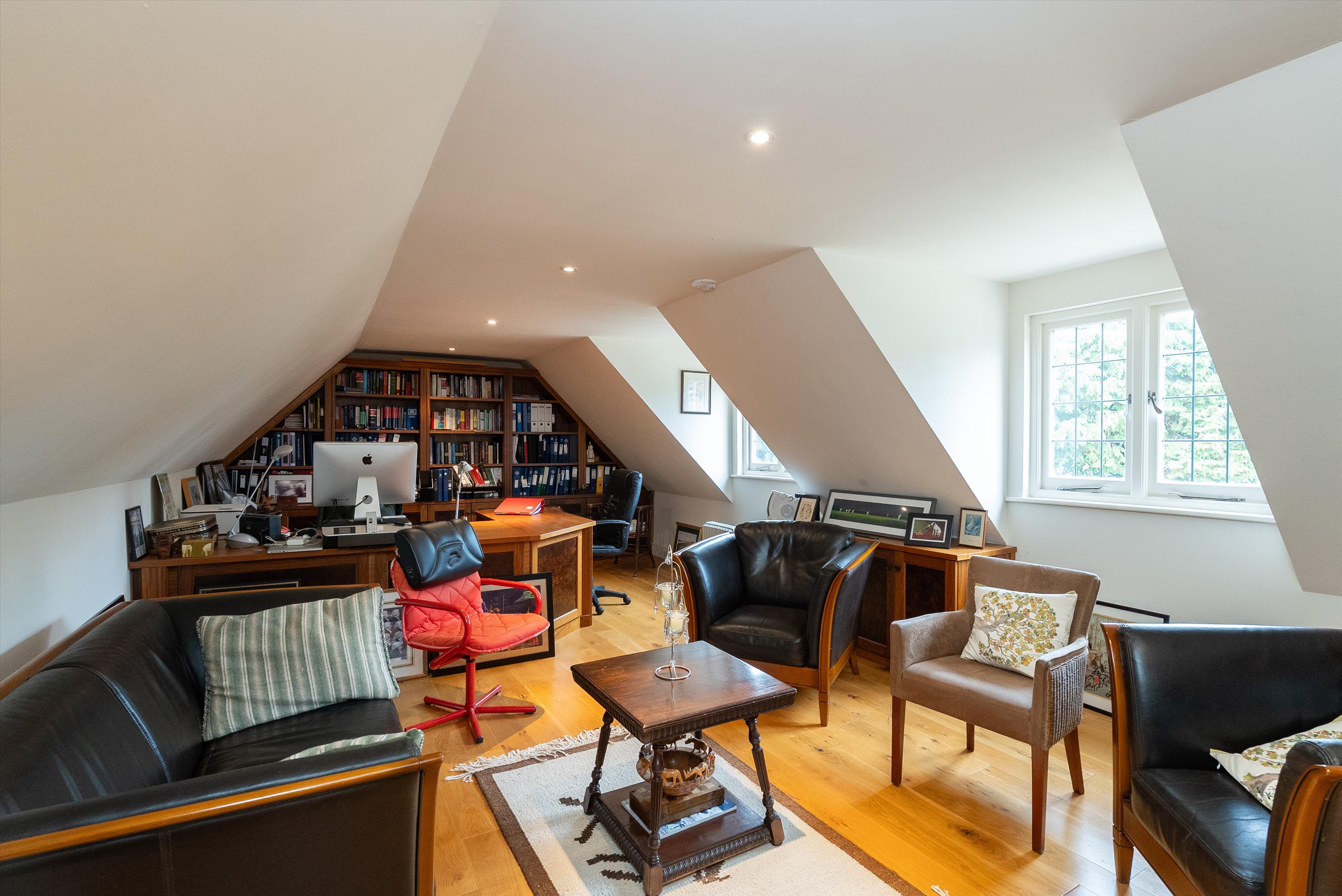 Portsmouth Road, Cobham, Surrey, KT11