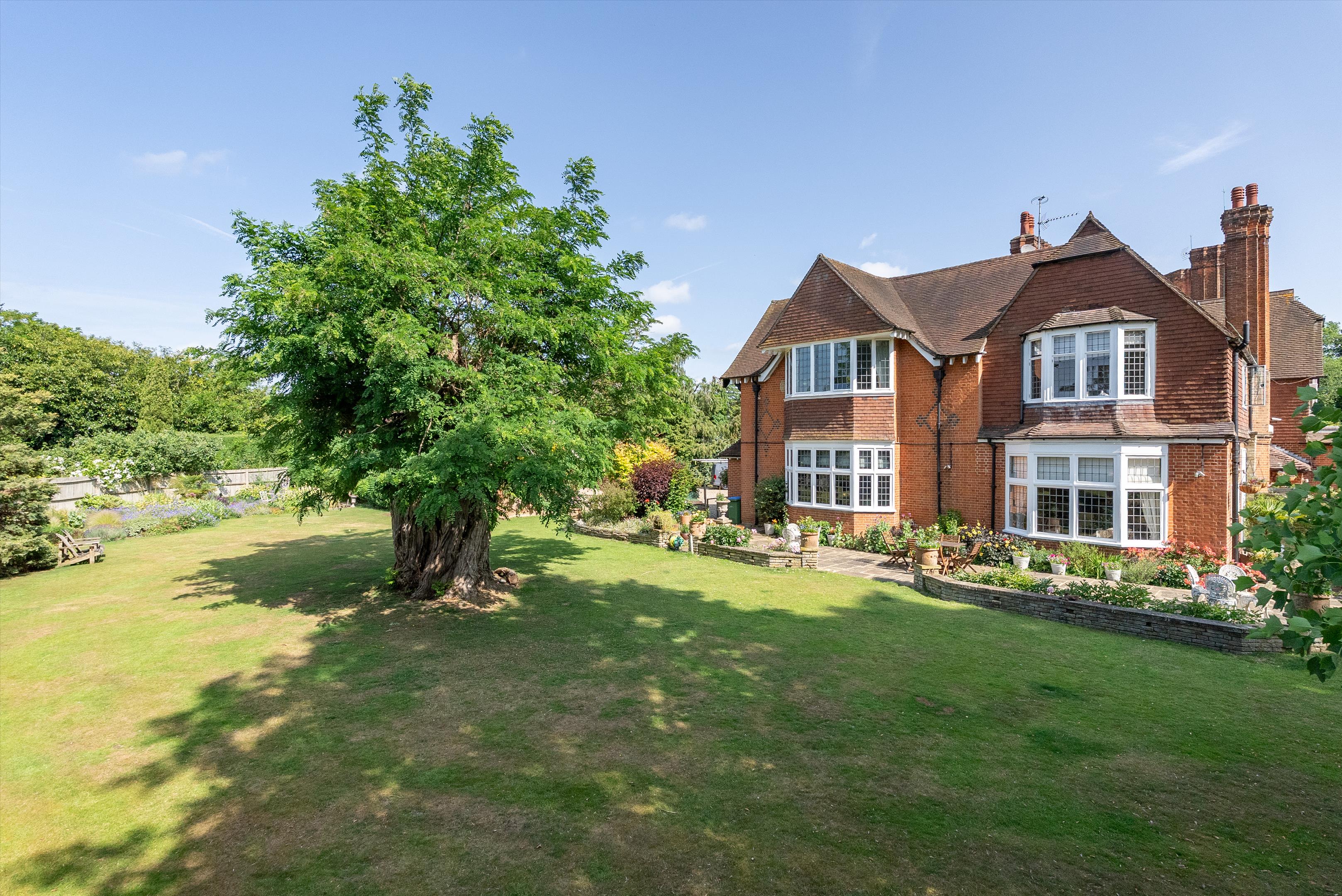 Portsmouth Road, Cobham, Surrey, KT11