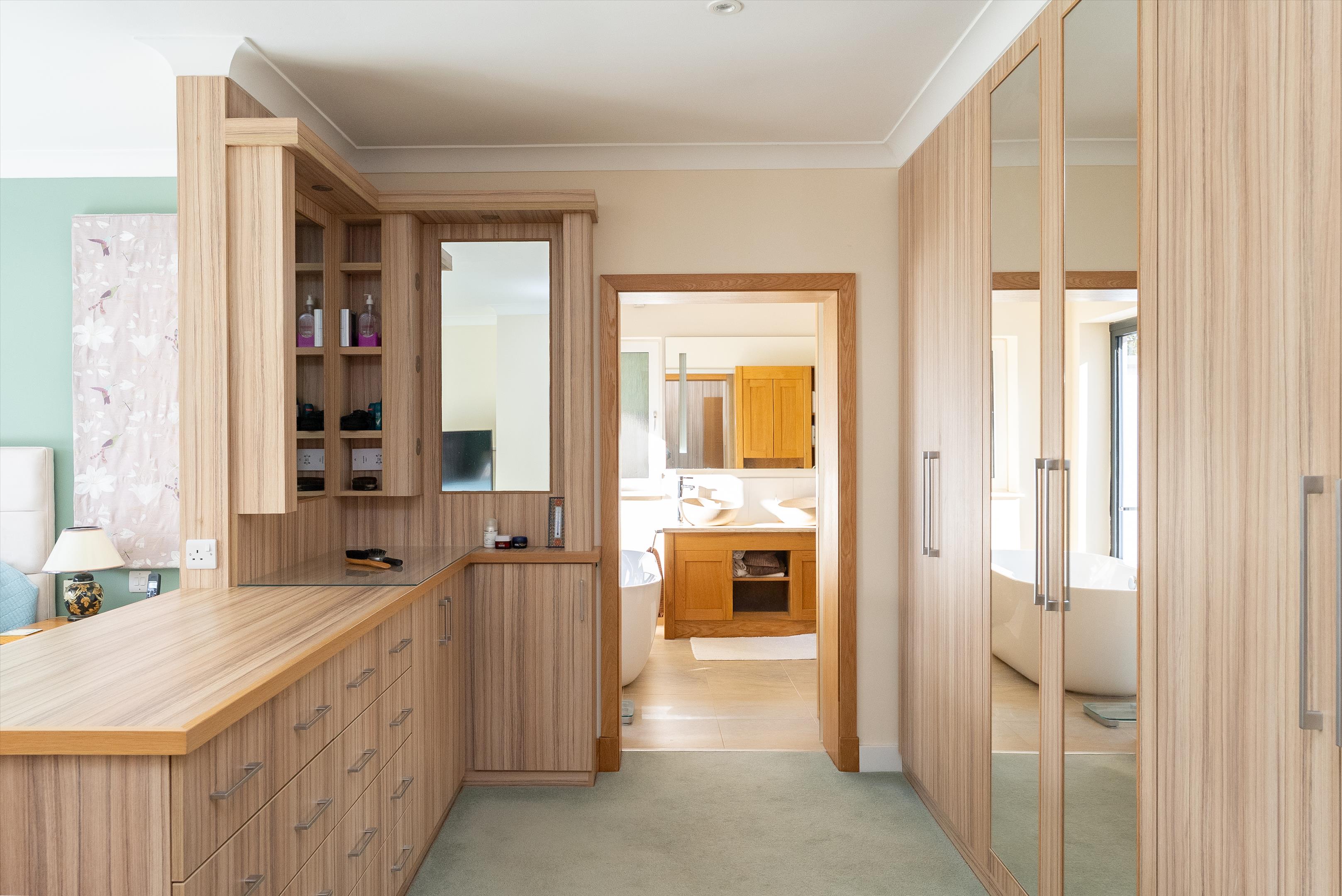 The Glade, Fetcham, Leatherhead, Surrey, KT22