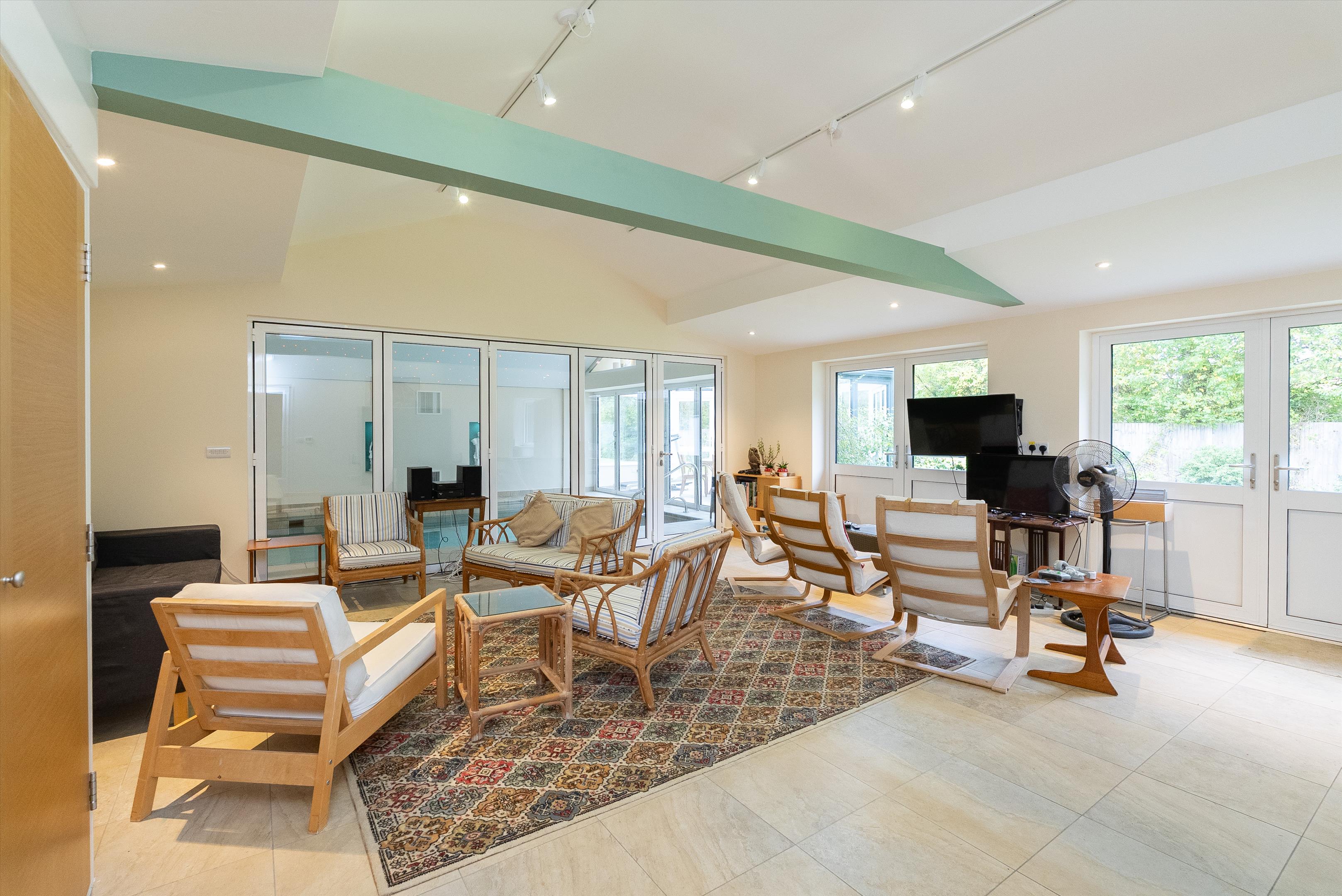 The Glade, Fetcham, Leatherhead, Surrey, KT22