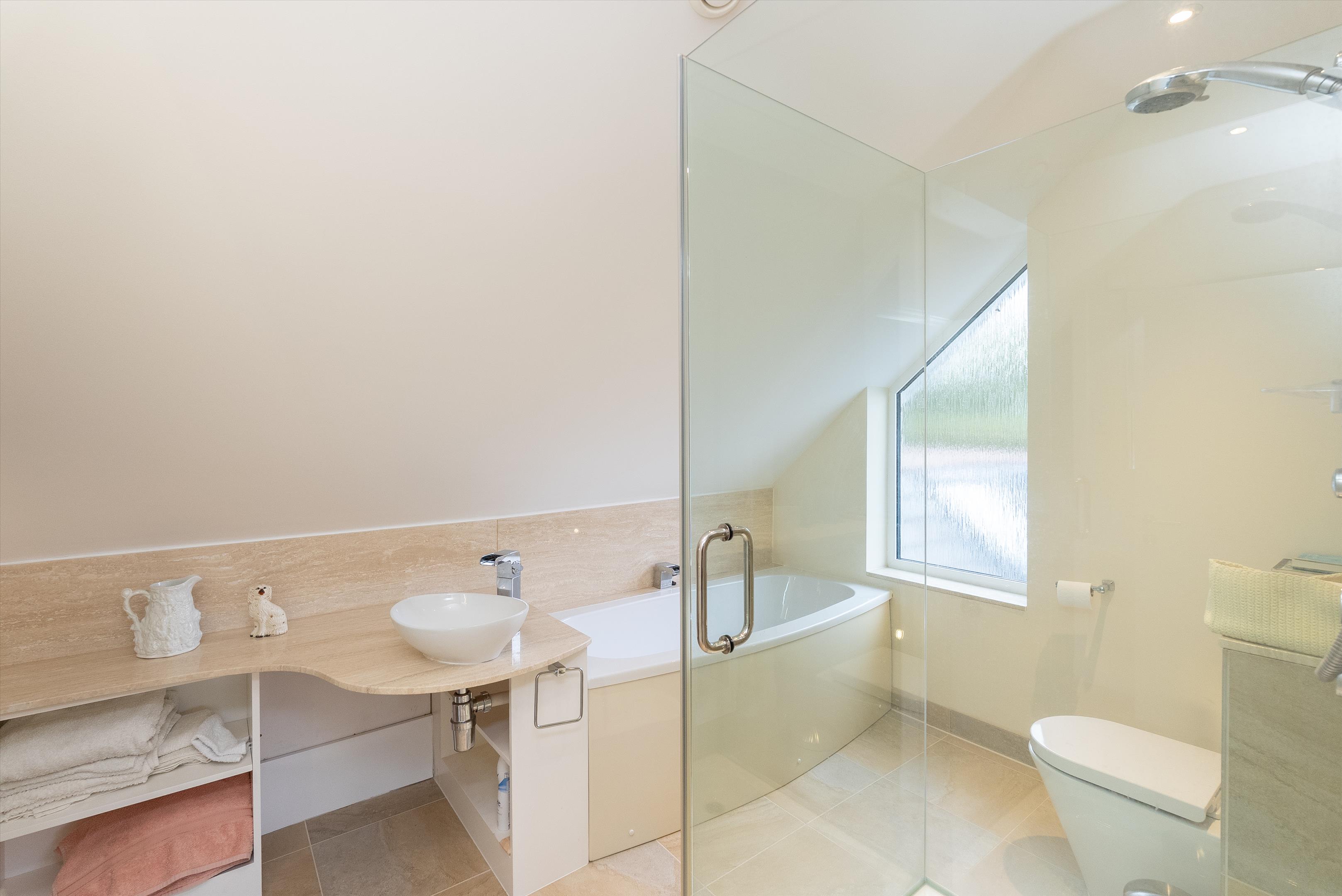 The Glade, Fetcham, Leatherhead, Surrey, KT22