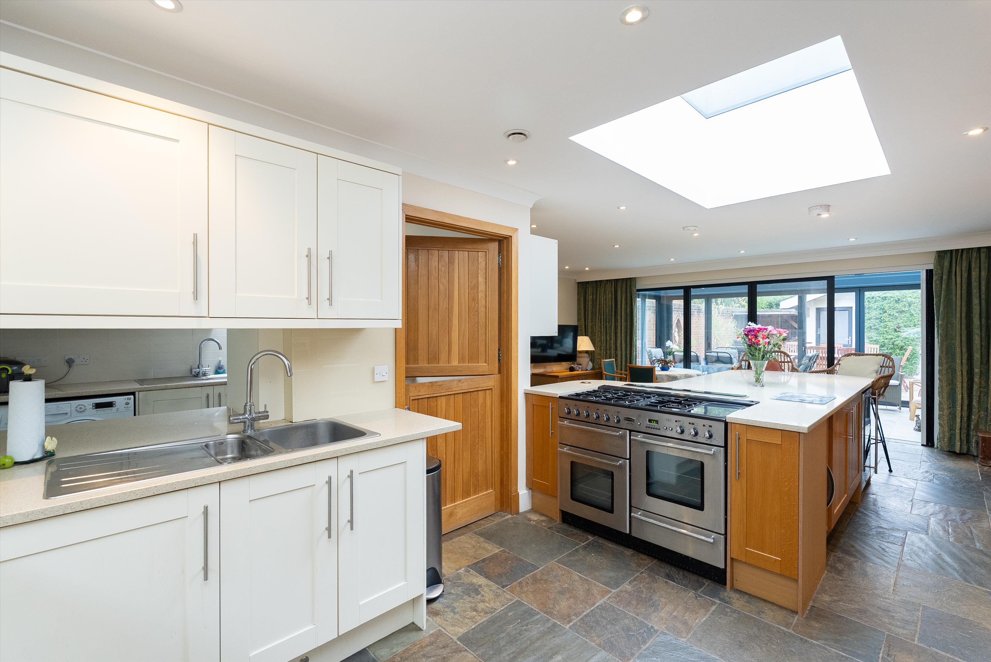 The Glade, Fetcham, Leatherhead, Surrey, KT22